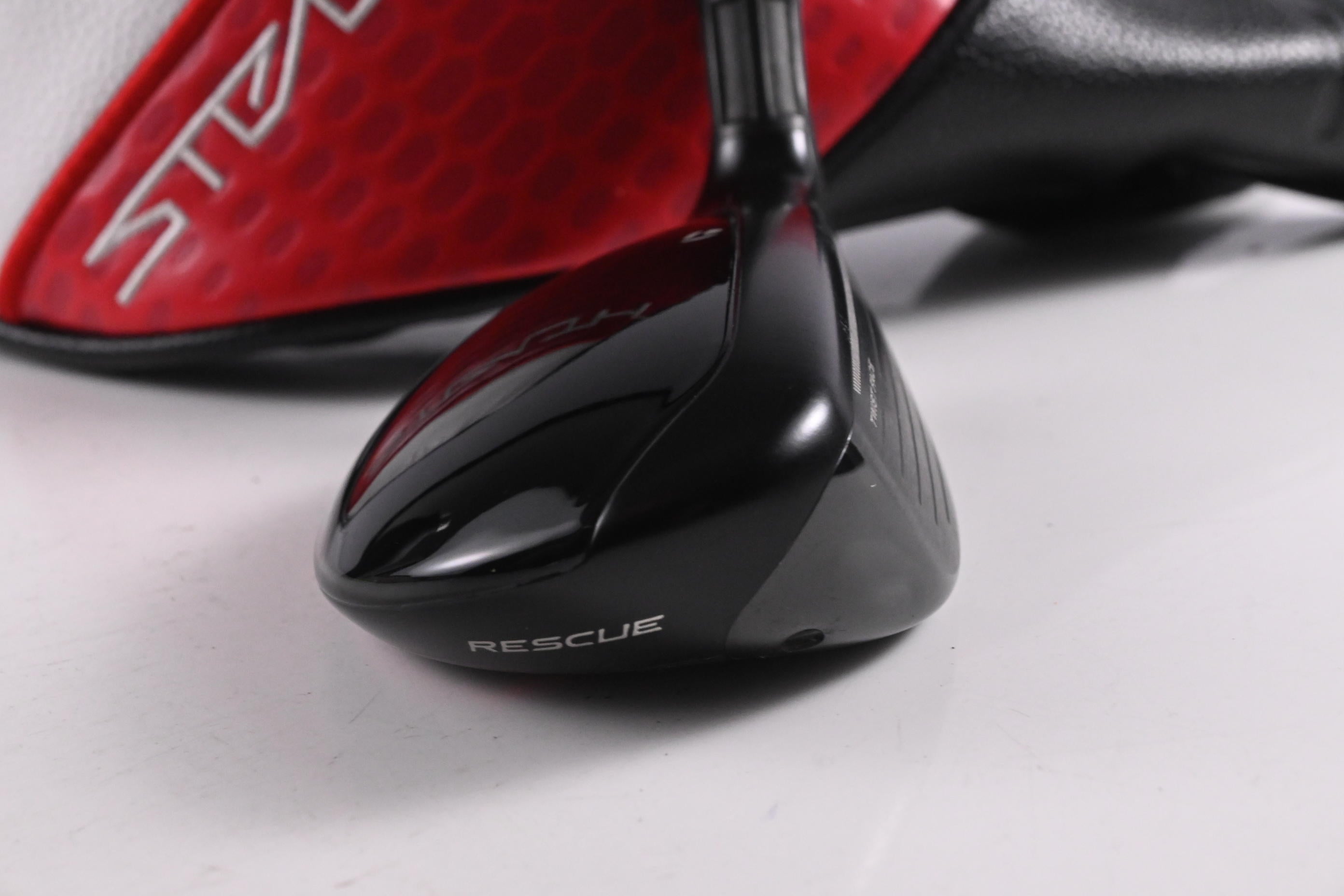 Taylormade Stealth 2 #4 Hybrid / 22 Degree / Regular Flex Fujikura Pro 60 Shaft