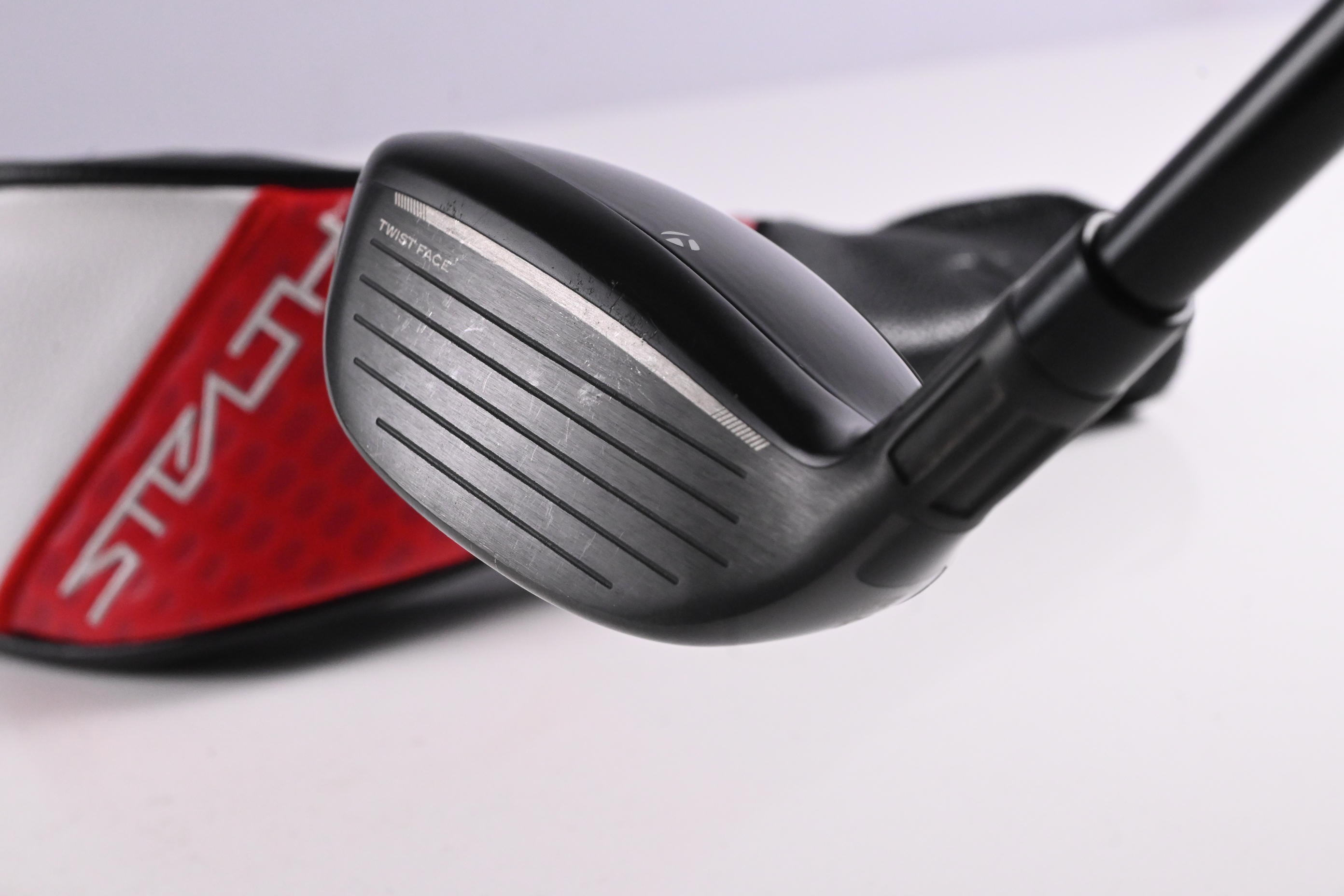 Taylormade Stealth 2 #4 Hybrid / 22 Degree / Regular Flex Fujikura Pro 60 Shaft