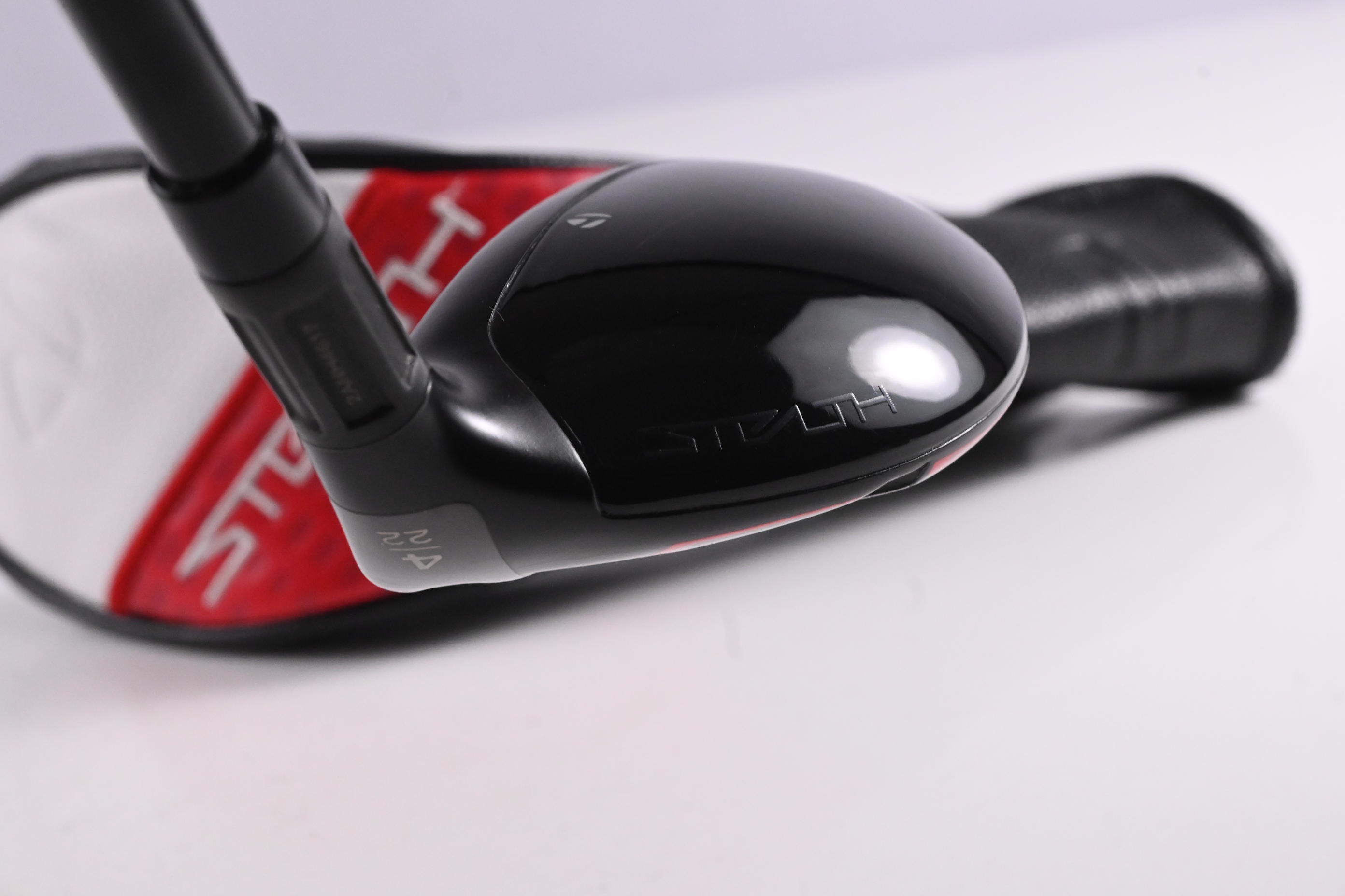 Taylormade Stealth 2 #4 Hybrid / 22 Degree / Regular Flex Fujikura Pro 60 Shaft