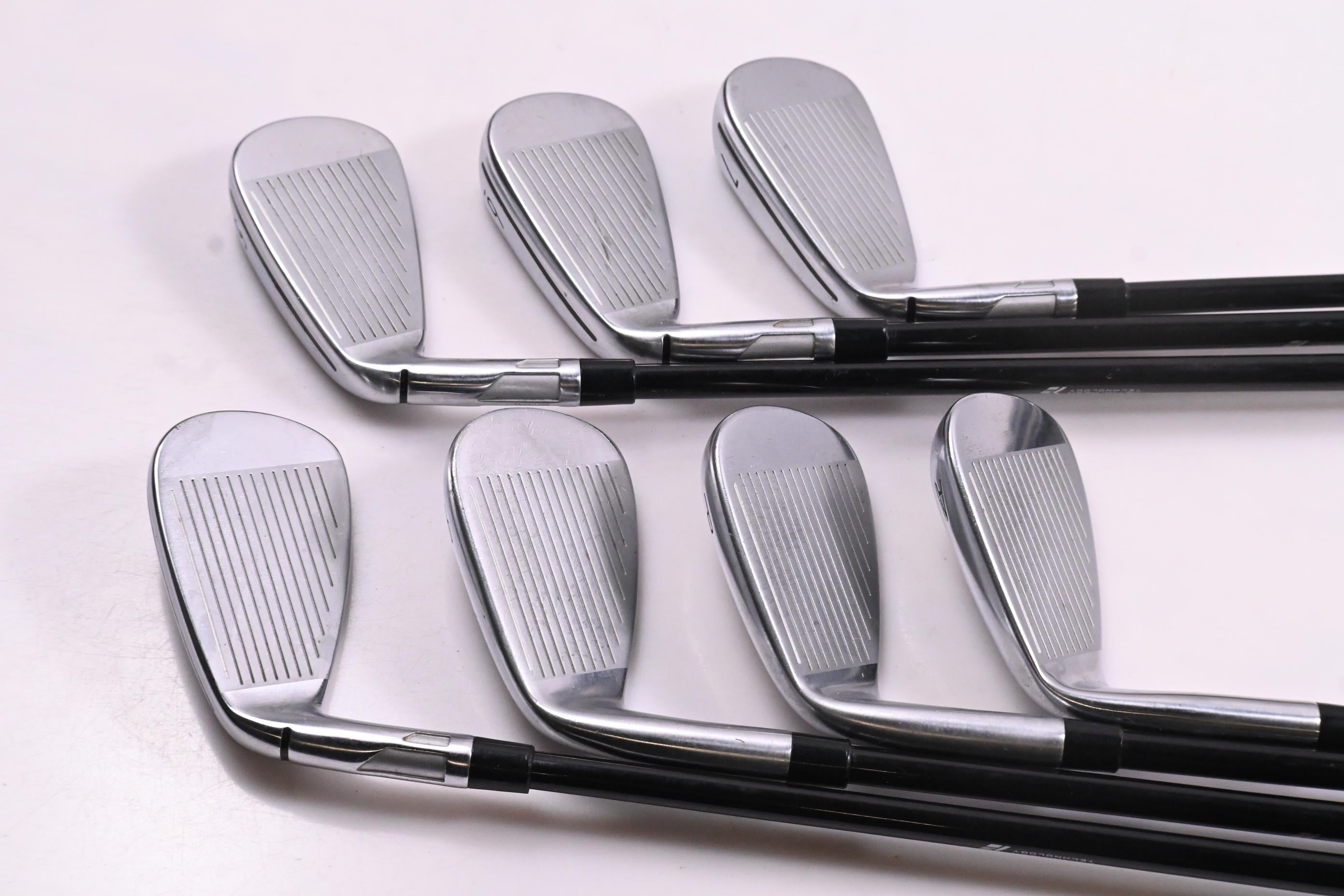 Taylormade Qi Irons / 5-PW+GW / Regular Flex MMT 65 Shaft