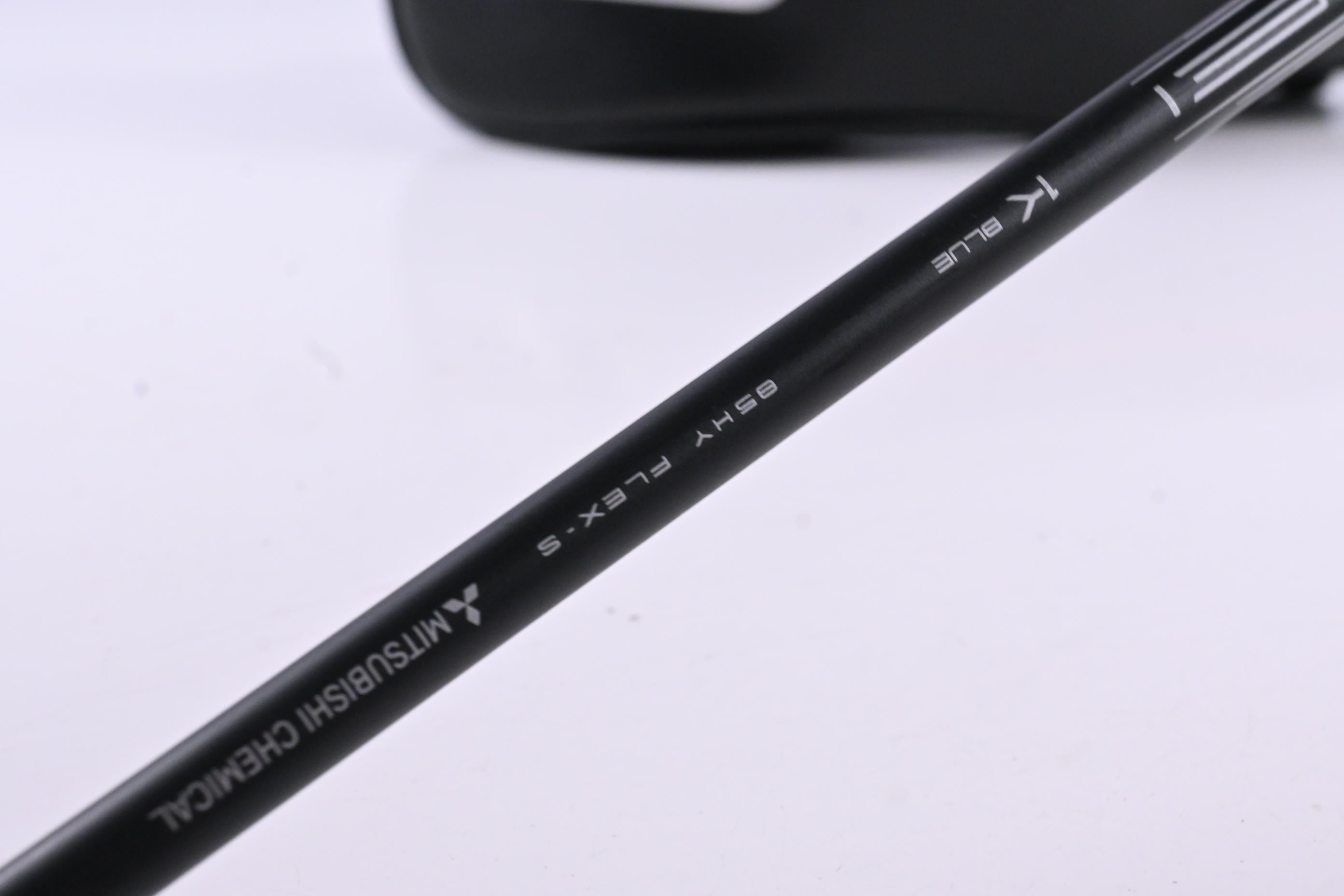 Titleist GT2 #3 Hybrid / 18 Degree / Stiff Flex Mitsubishi Tensei 1K Blue 85
