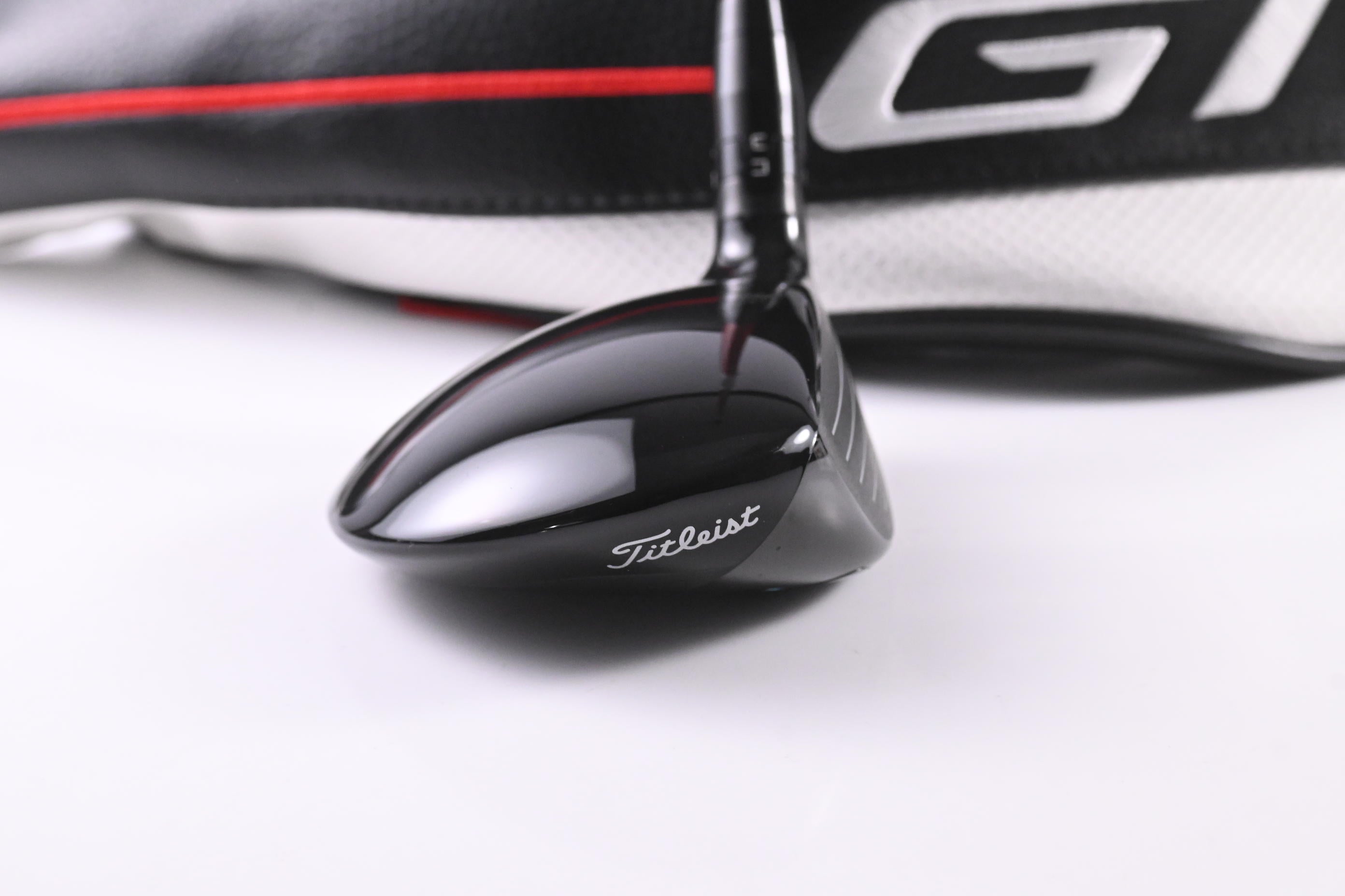 Titleist GT2 #5 Wood / 18 Degree / Regular Flex Denali Red 60 Shaft