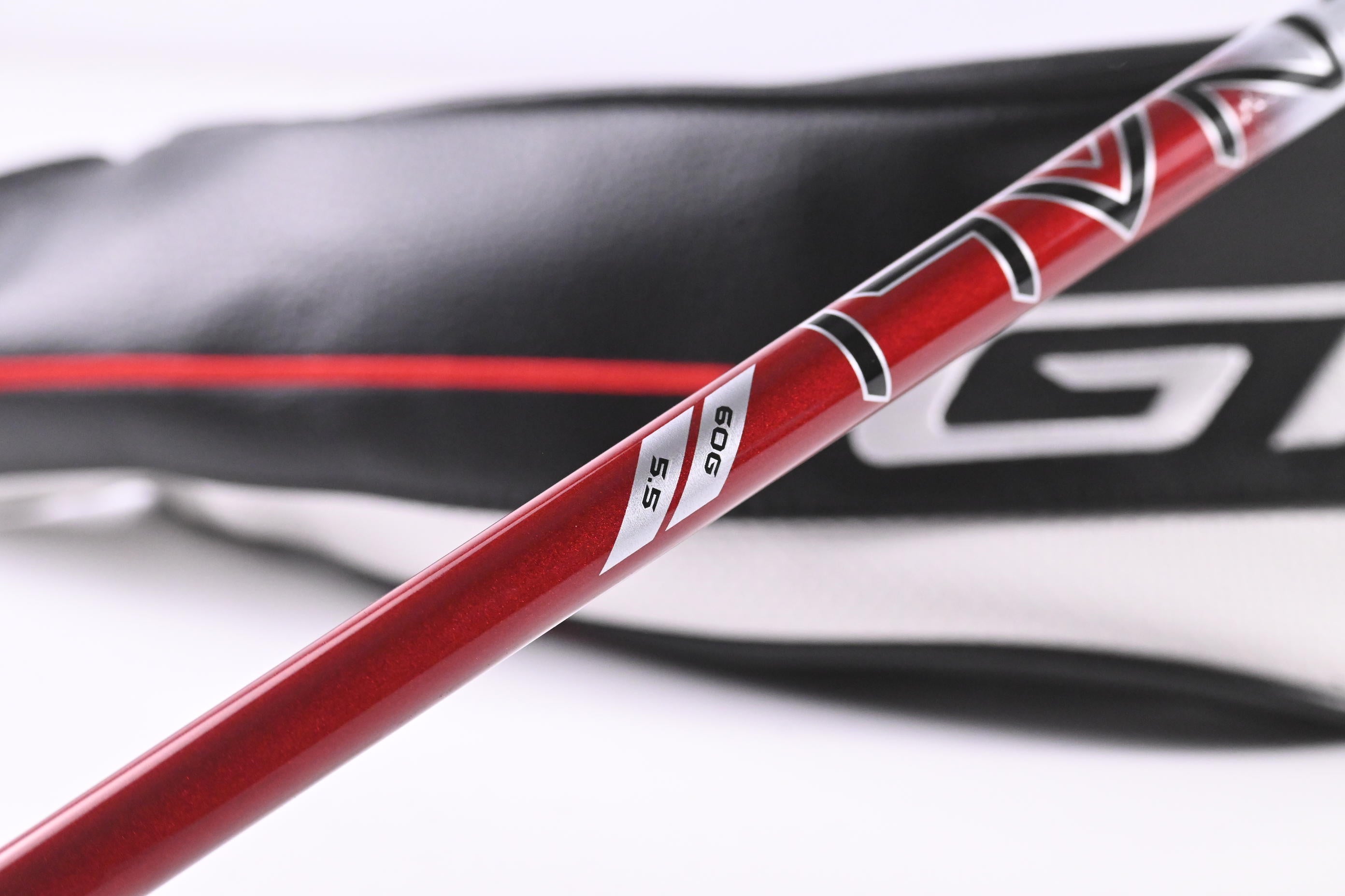 Titleist GT2 #5 Wood / 18 Degree / Regular Flex Denali Red 60 Shaft