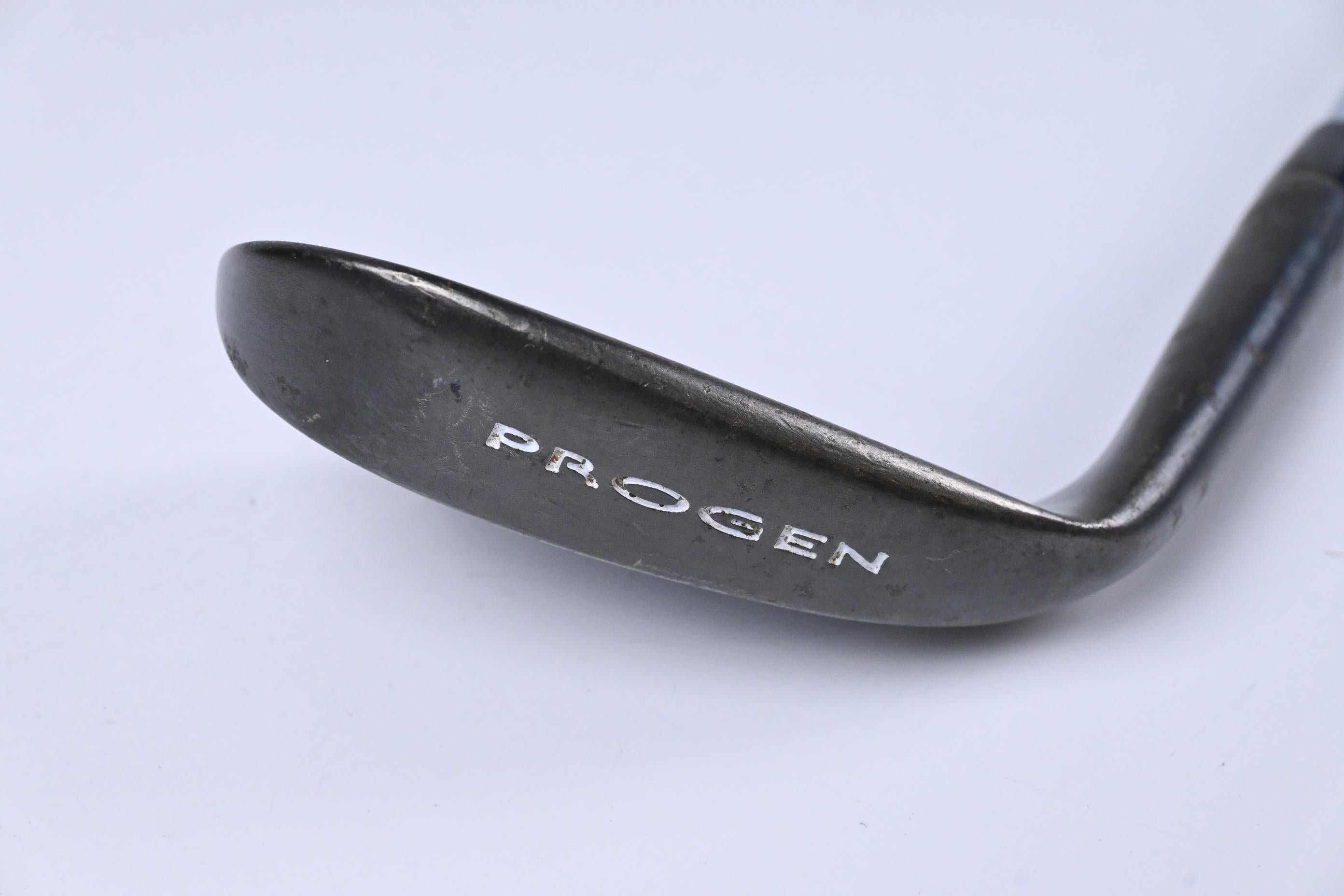 Progen Gap Wedge / 52 Degree / Regular Flex Dynamic Gold R300 Shaft