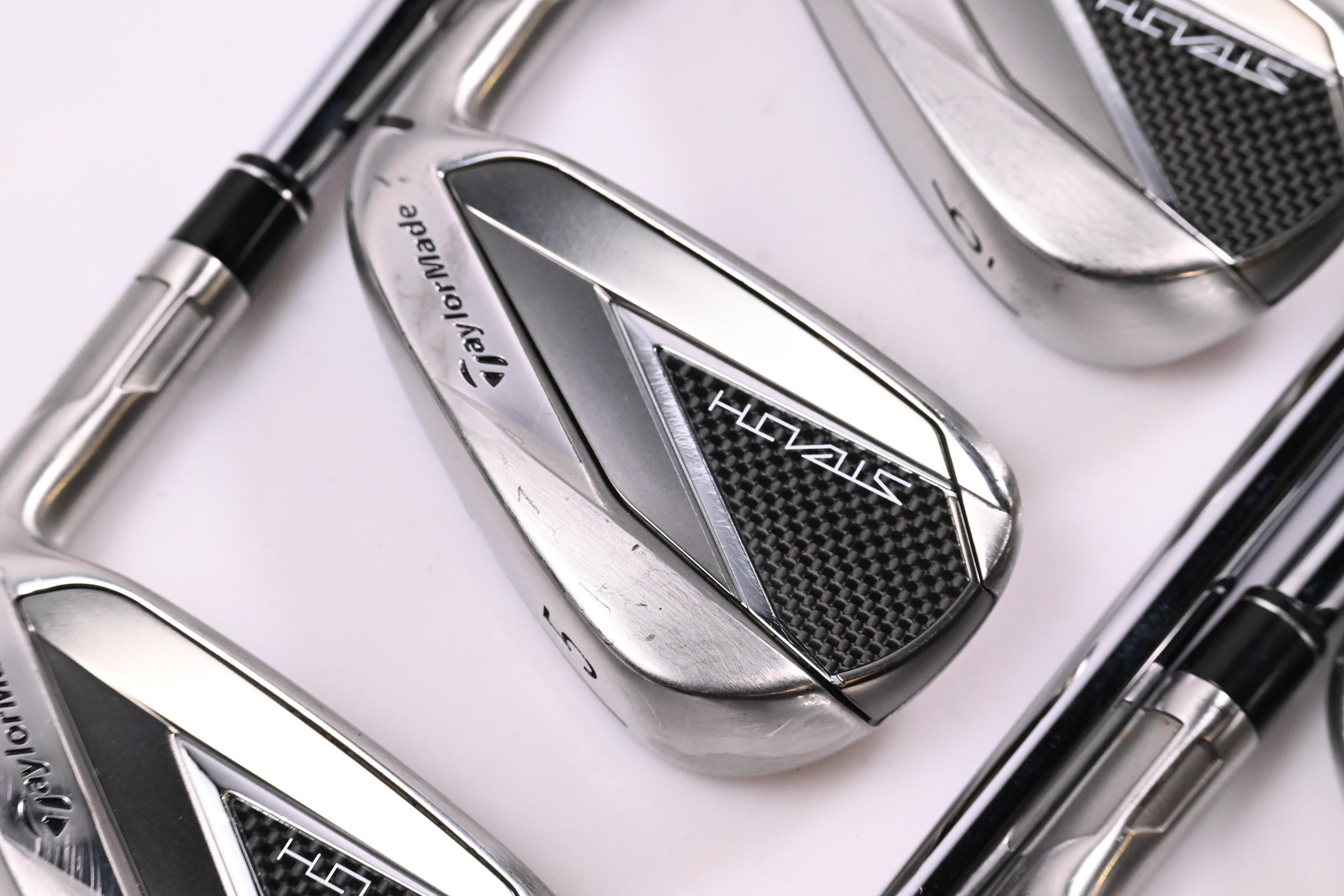 Taylormade Stealth Irons / 4-PW+SW+LW / Stiff Flex Dynamic Gold 105 S300