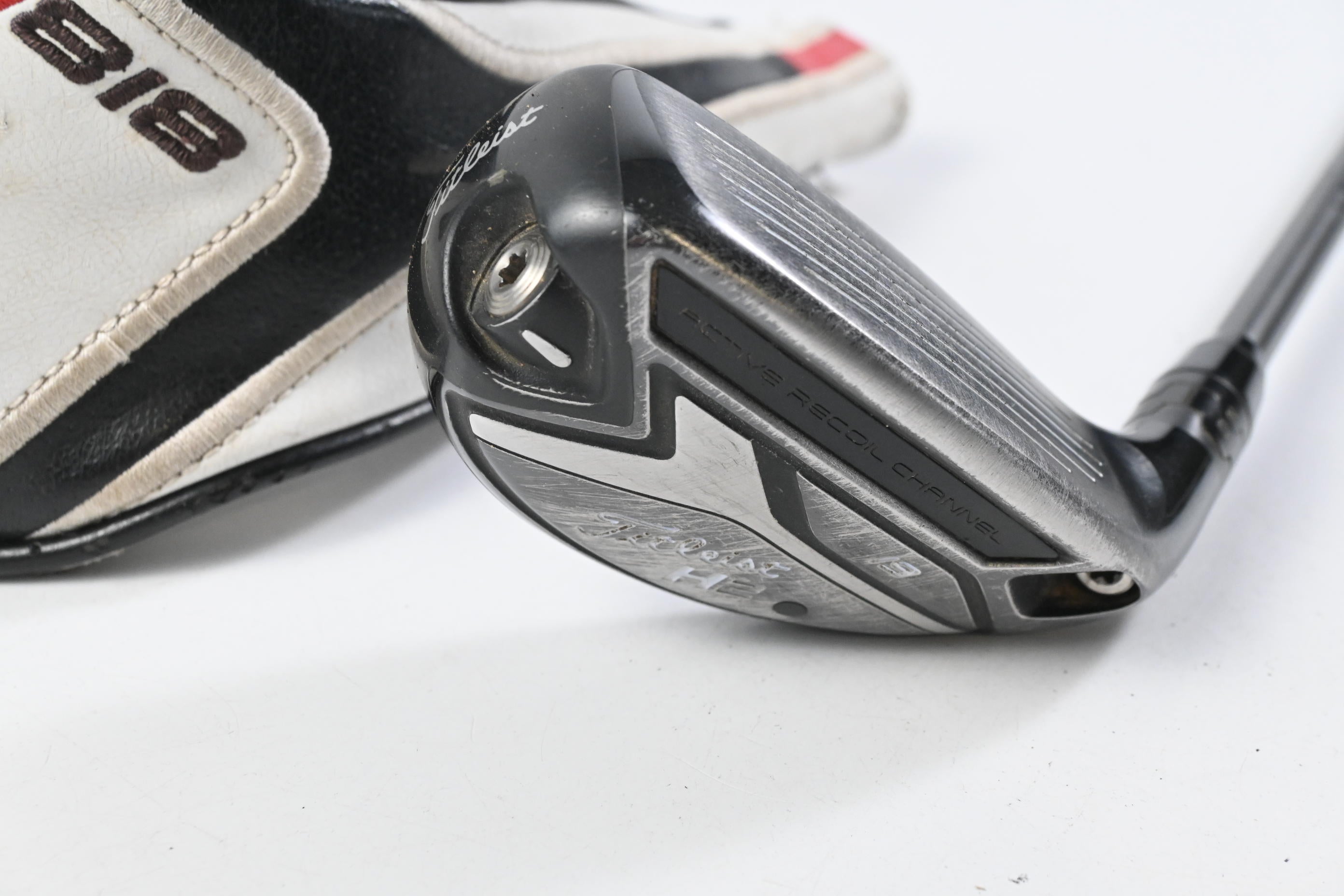 Titleist 818 H2 #3 Hybrid / 19 Degree / Stiff Flex Aldila Rogue M.AX 85 Shaft