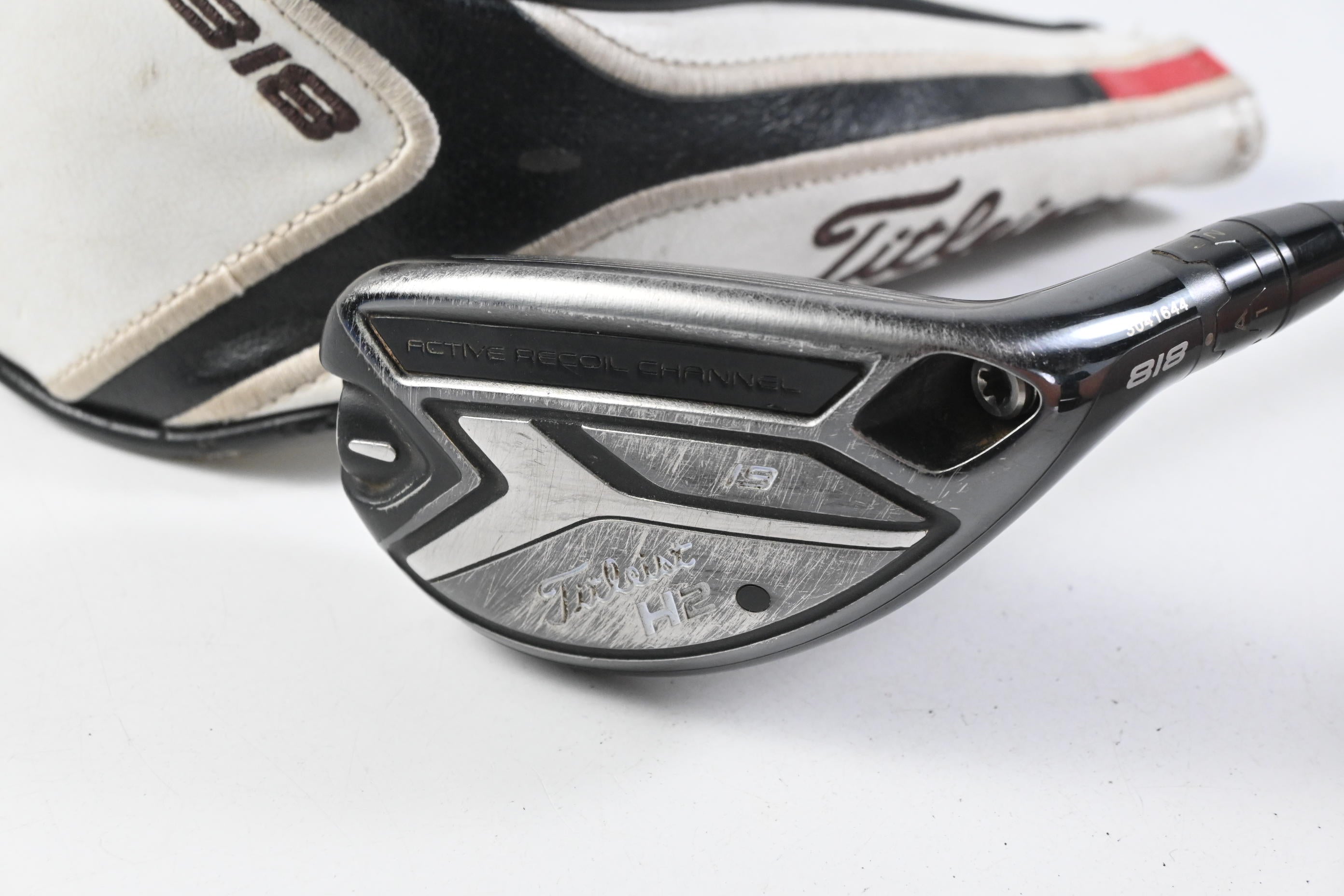 Titleist 818 H2 #3 Hybrid / 19 Degree / Stiff Flex Aldila Rogue M.AX 85 Shaft