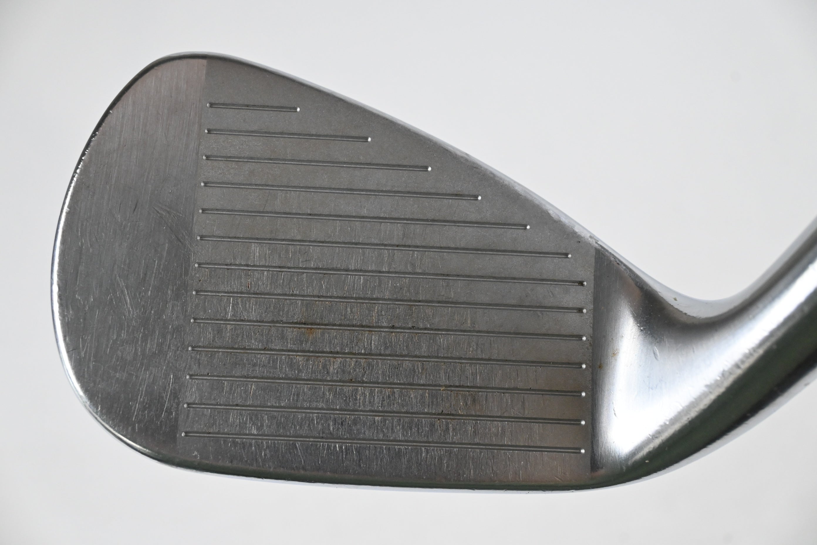 Titleist 716 CB Pitching Wedge / 47 Degree / Stiff Flex Dynamic Gold AMT S300 Shaft