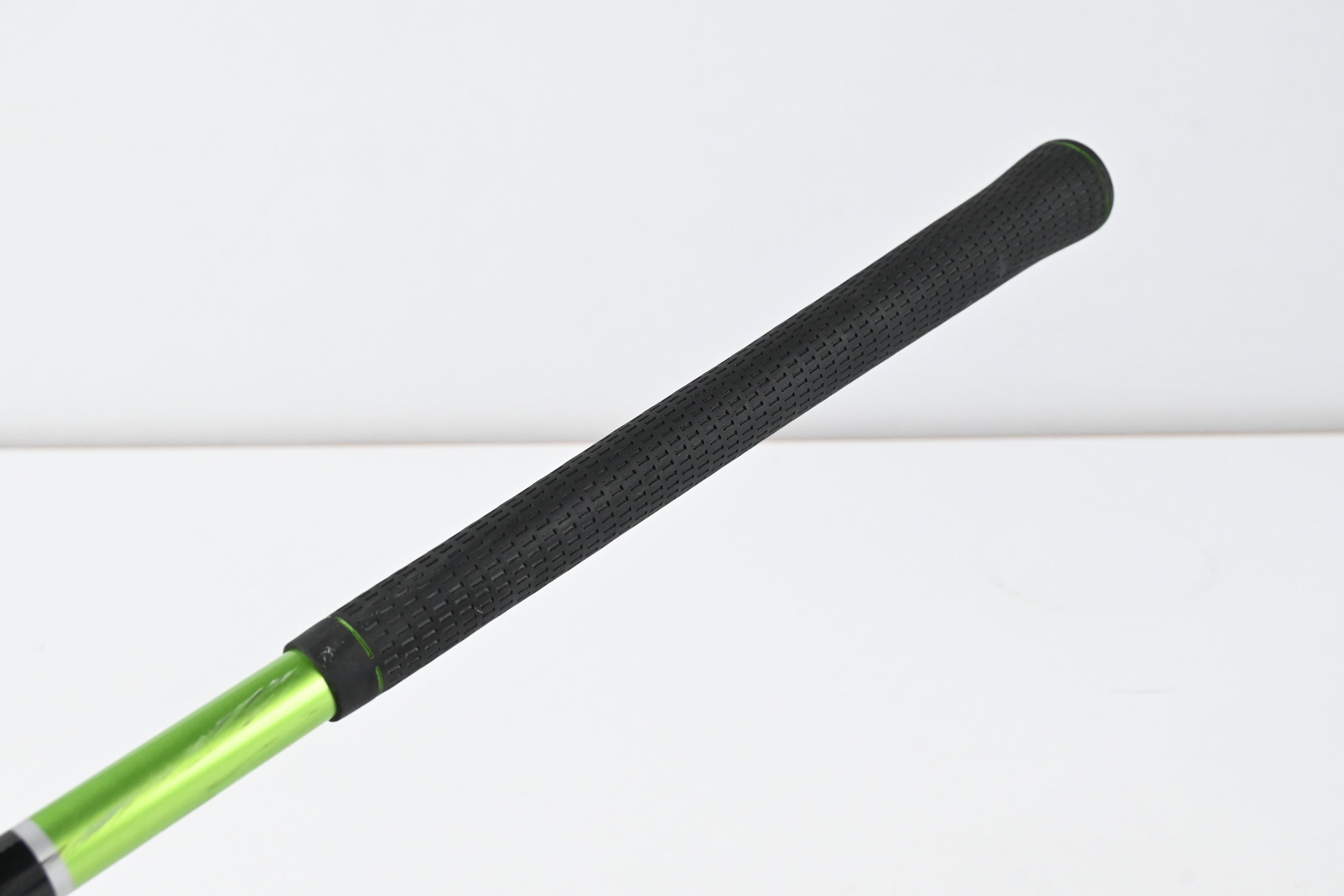 Taylormade RBZ Tour Driver / 9 Degree / Regular Flex Matrix Ozik XCon-6 Shaft