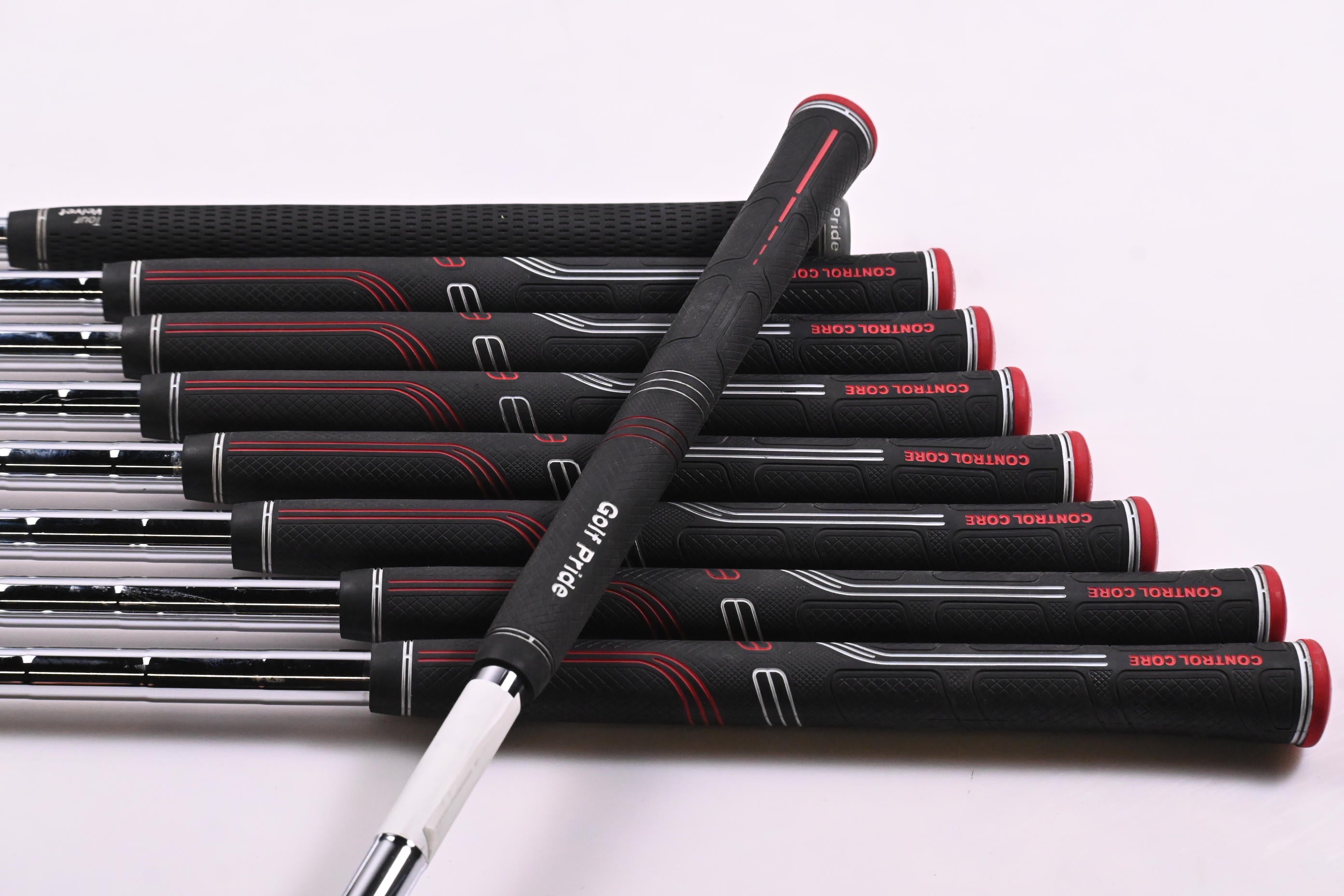 Taylormade Stealth Irons / 4-PW+SW+LW / Stiff Flex Dynamic Gold 105 S300