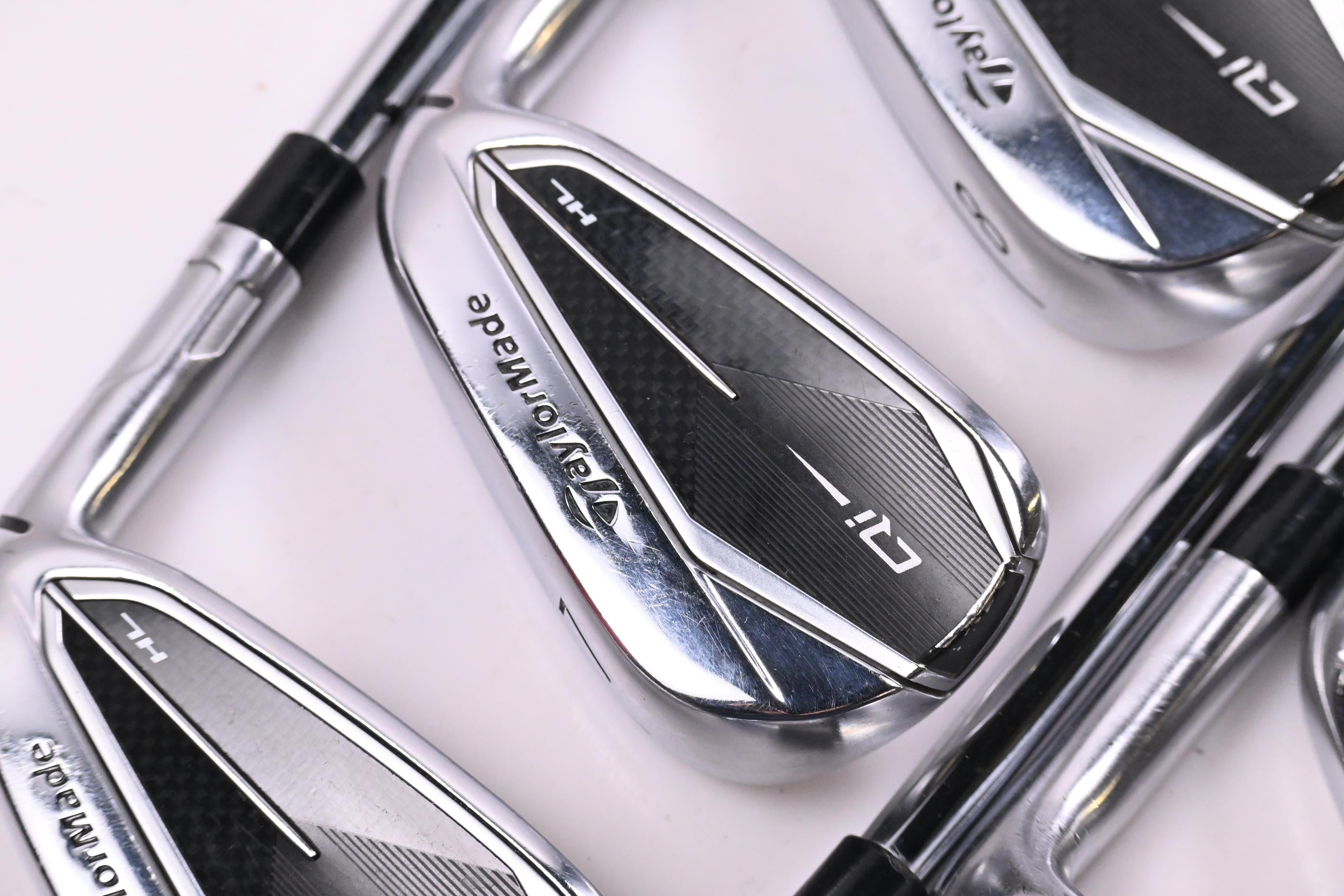 Taylormade Qi HL Irons / 6-PW+GW+SW / Regular Flex Dynamic Gold MID 115 Shafts