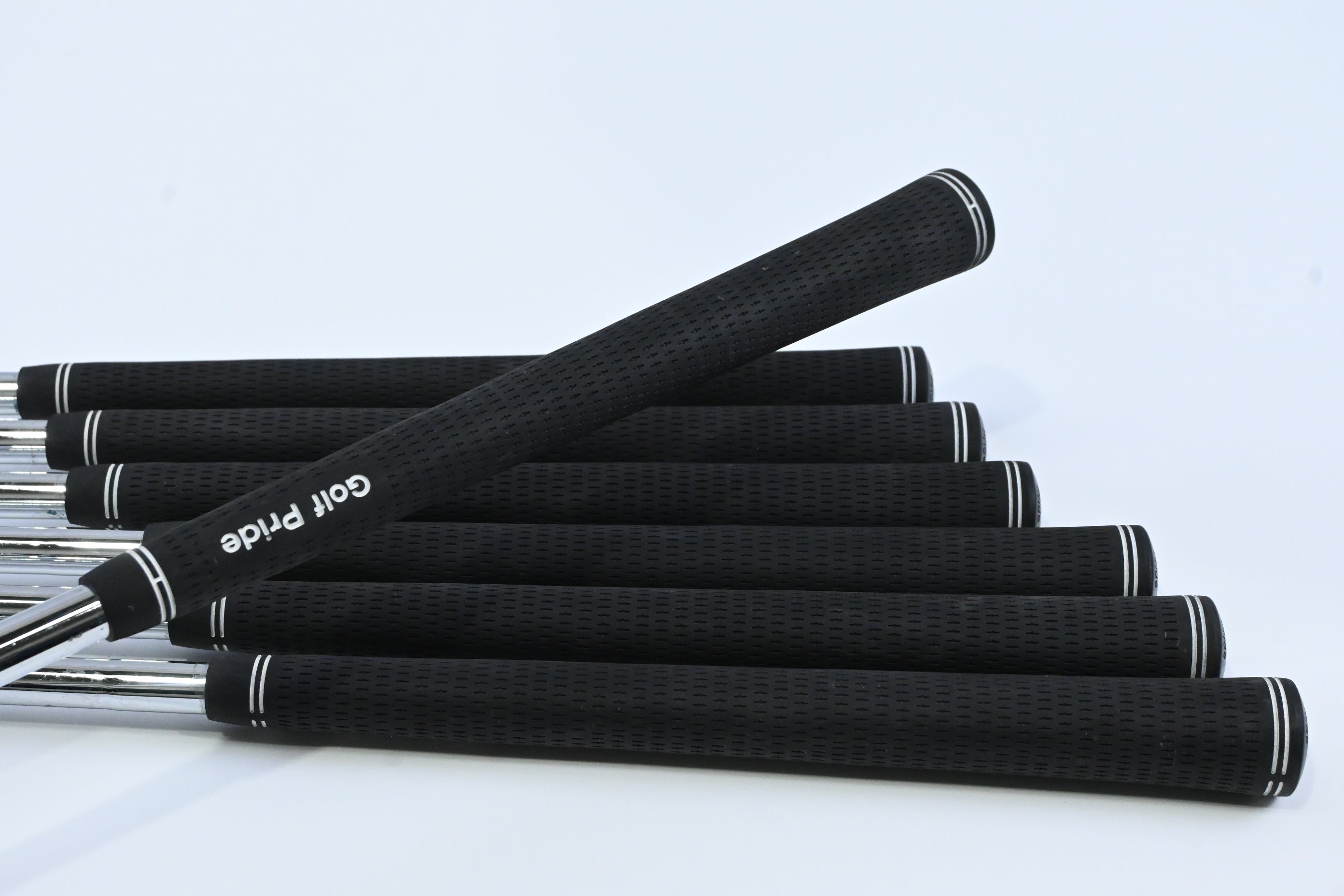 Mizuno Tour Proven Irons / 3-9 / Regular Flex Dynamic Gold R400 Shafts