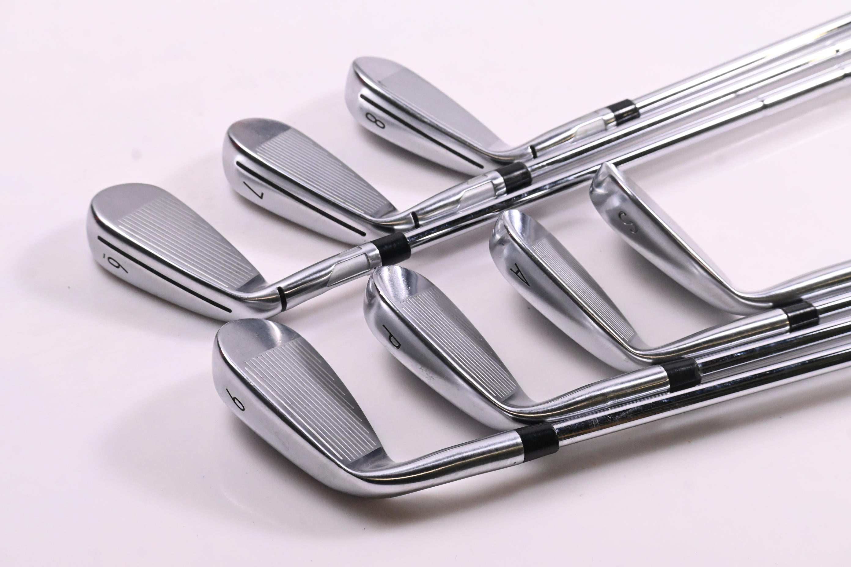 Taylormade Qi HL Irons / 6-PW+GW+SW / Regular Flex Dynamic Gold MID 115 Shafts