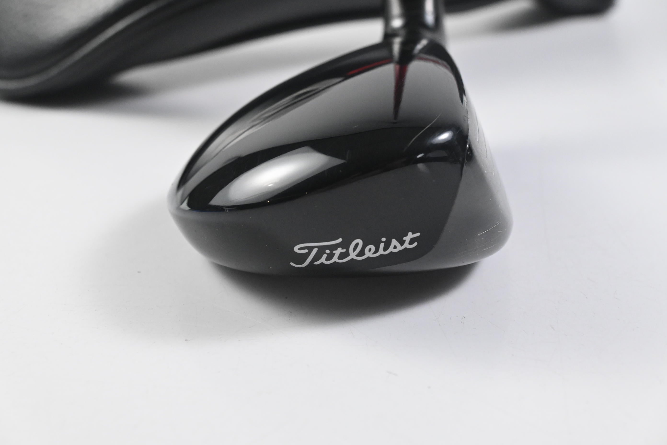 Titleist GT2 #3 Hybrid / 18 Degree / Stiff Flex Denali Red 70 Shaft