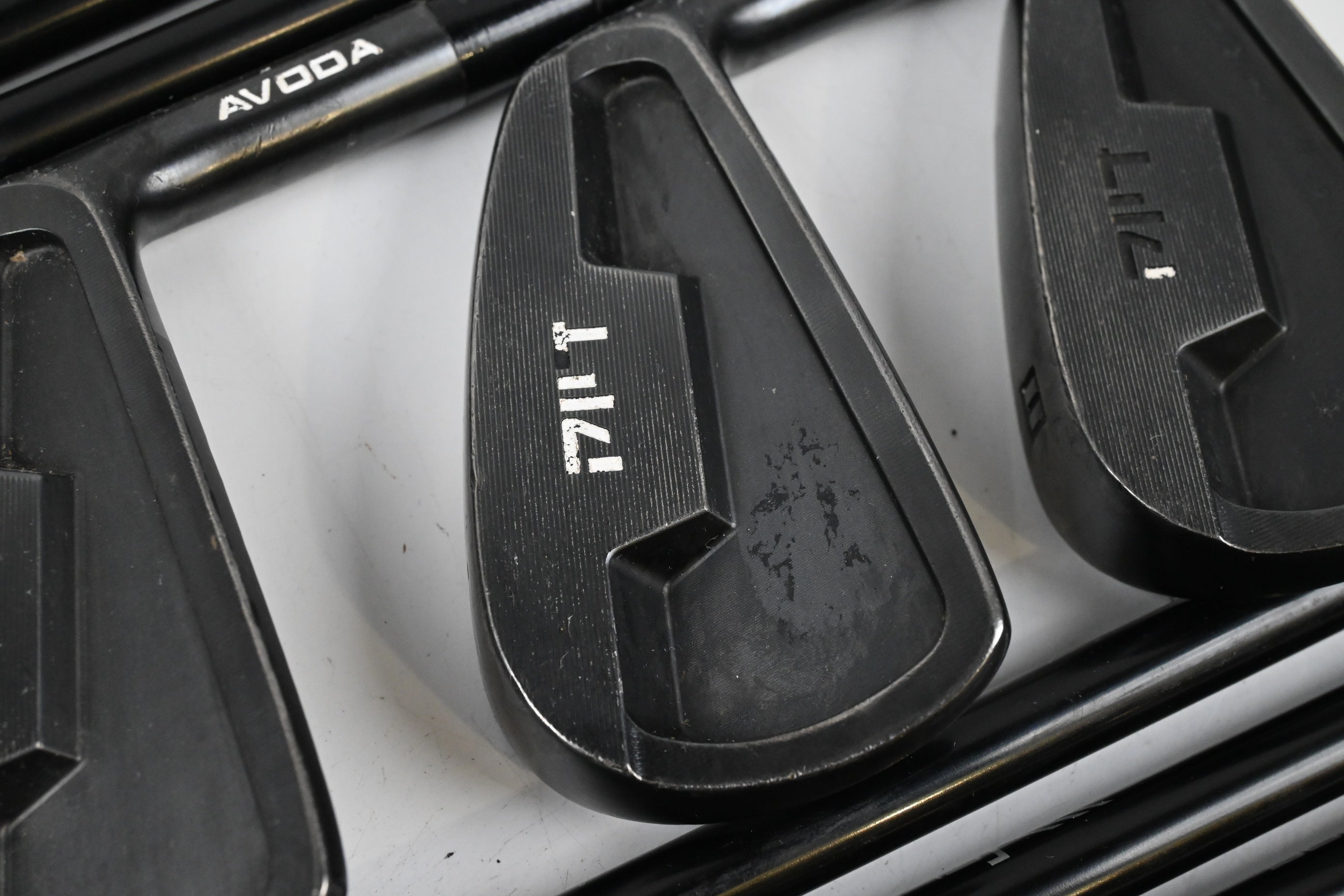 Avoda Origin Black Irons / 4-PW+GW+SW+LW / X-Flex Fujikura AXIOM Velocore 105
