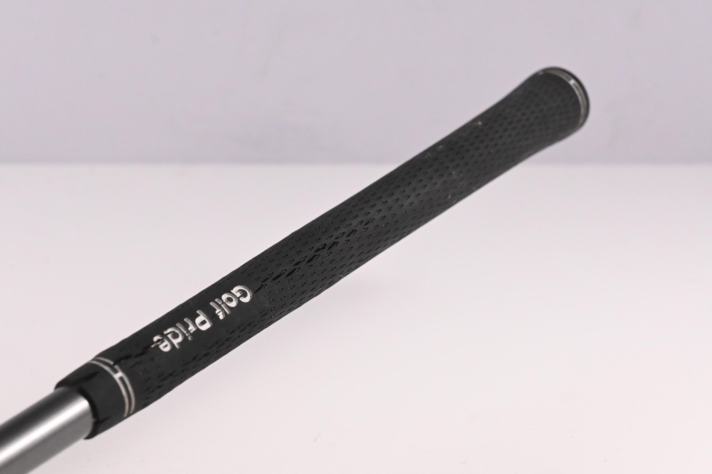 Titleist 975 J Driver / 9.5 Degree / Regular Flex Ultralite 60 Shaft