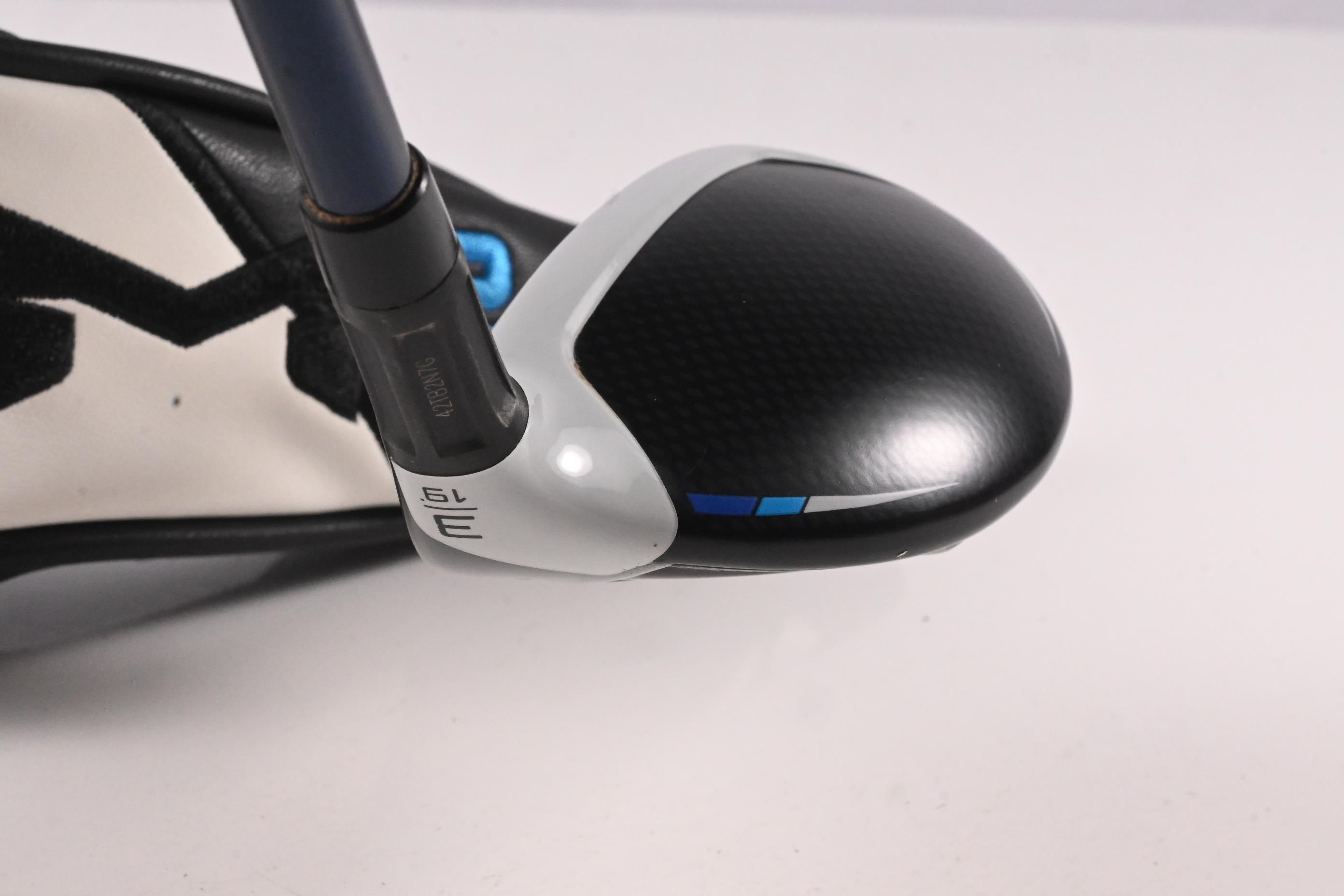 Taylormade SIM2 Max #3 Hybrid / 19 Degree / Stiff Flex Ventus Blue 7 Shaft