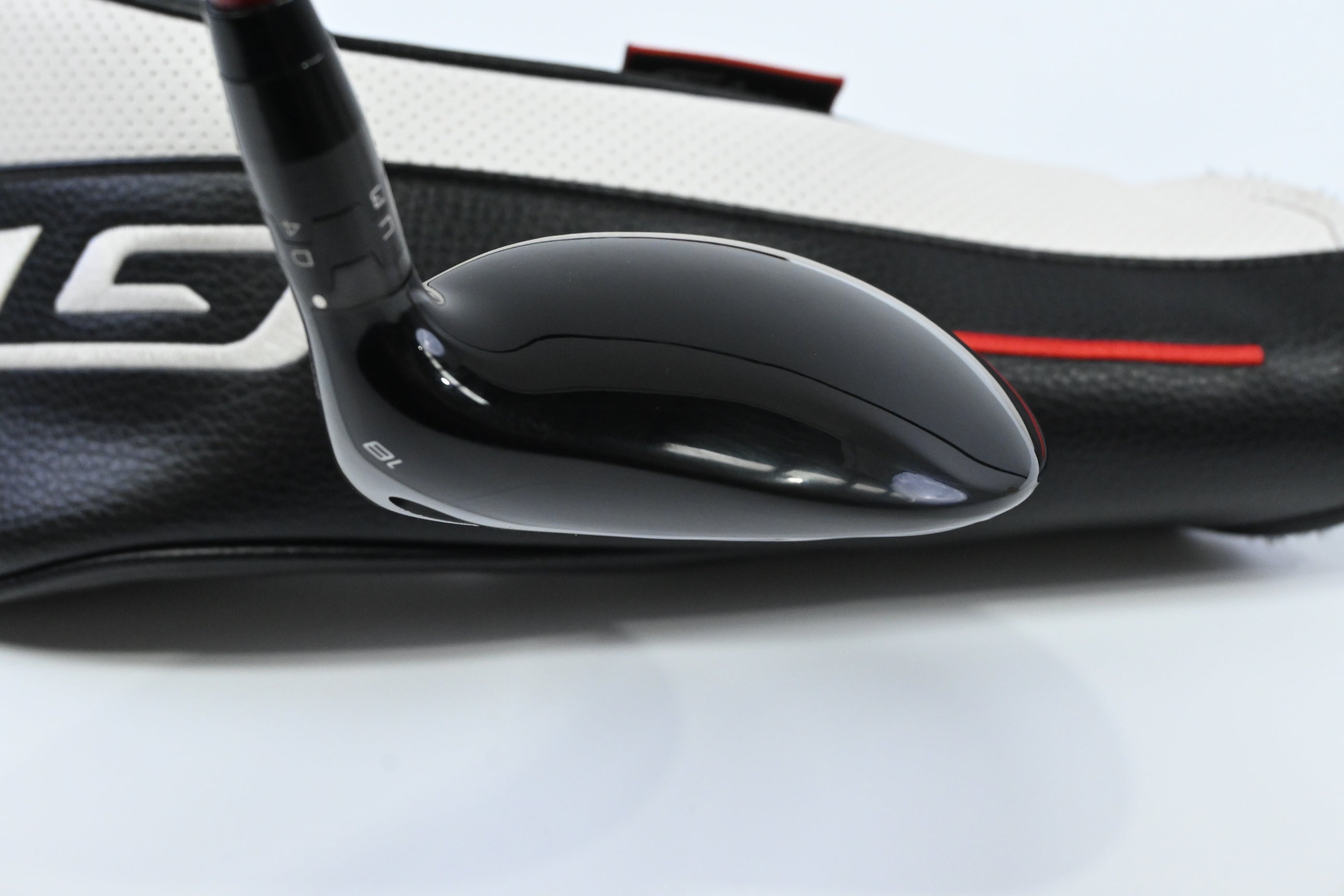 Titleist GT2 #5 Wood / 18 Degree / Regular Flex Denali Red 60 Shaft