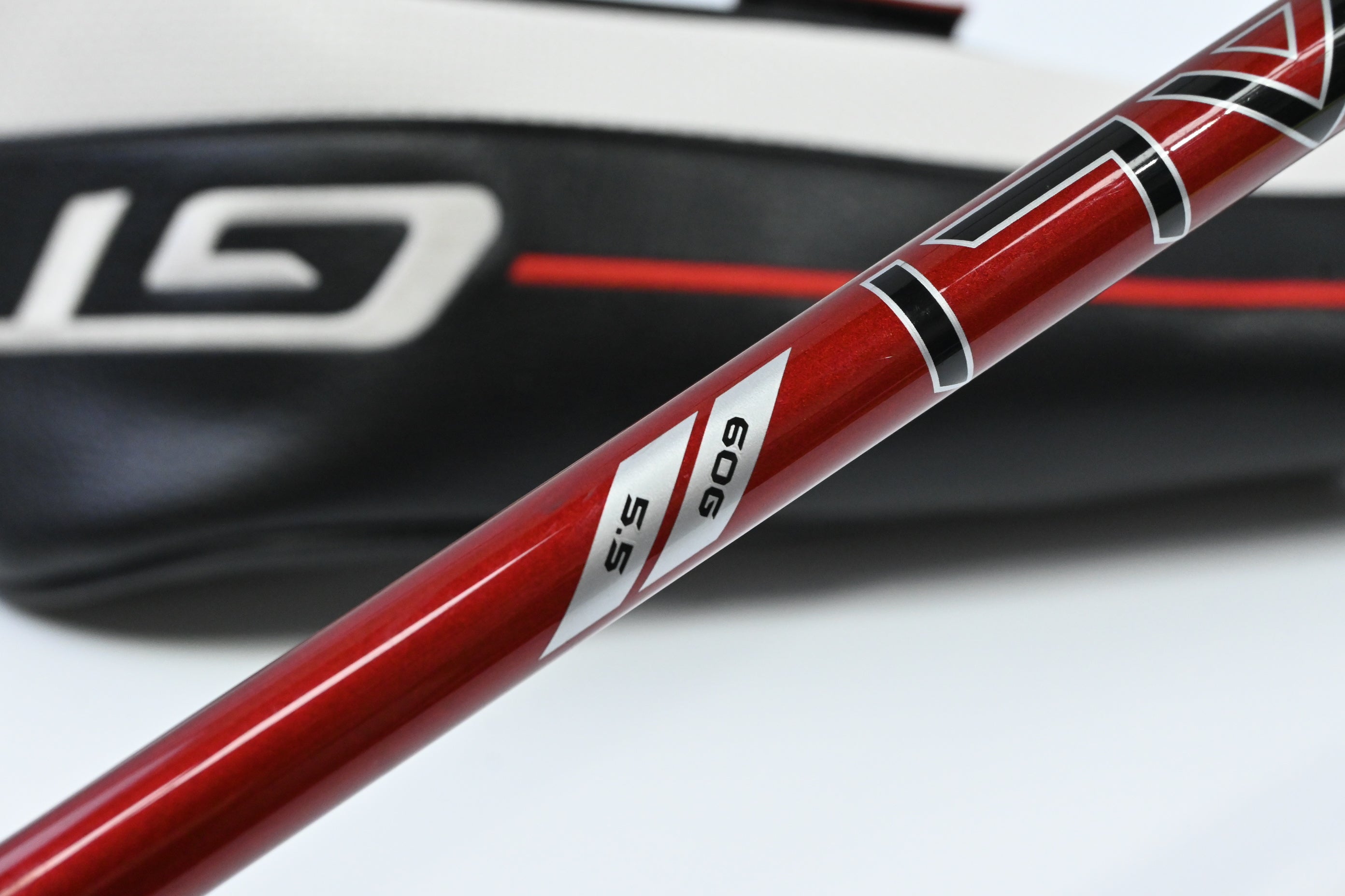 Titleist GT2 #5 Wood / 18 Degree / Regular Flex Denali Red 60 Shaft