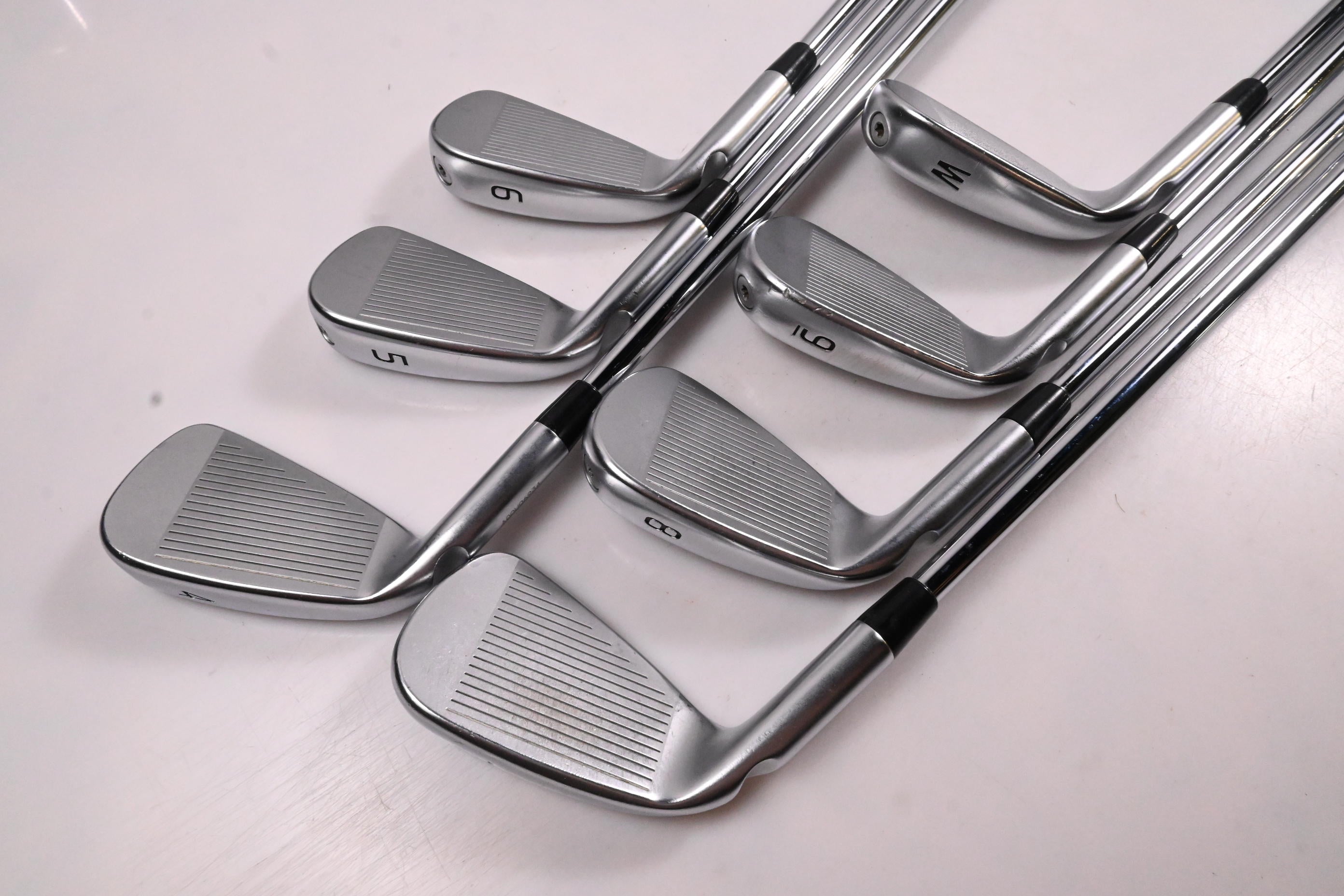 Ping i230 Irons / 4-PW / Blue Dot / Stiff Flex Dynamic Gold 105 S300 Shafts