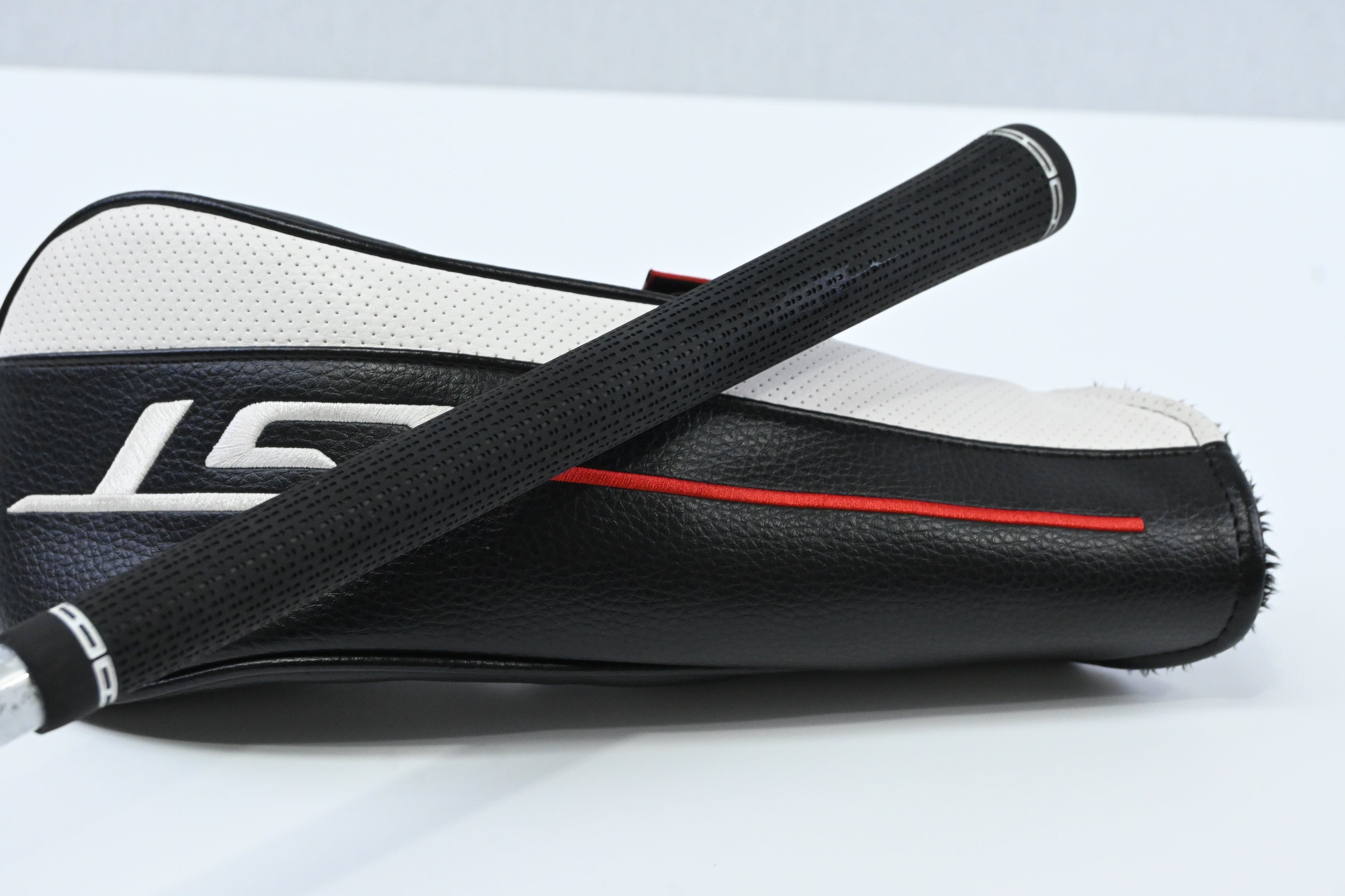 Titleist GT2 #5 Wood / 18 Degree / Regular Flex Denali Red 60 Shaft