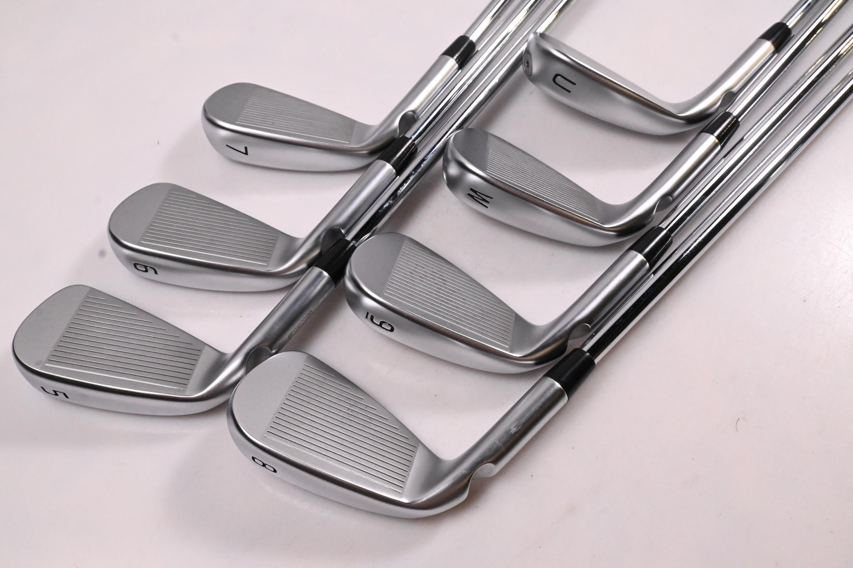 Ping i530 Irons / 5-PW+GW / White Dot / Regular Flex Ping AWT 3.0 Shafts