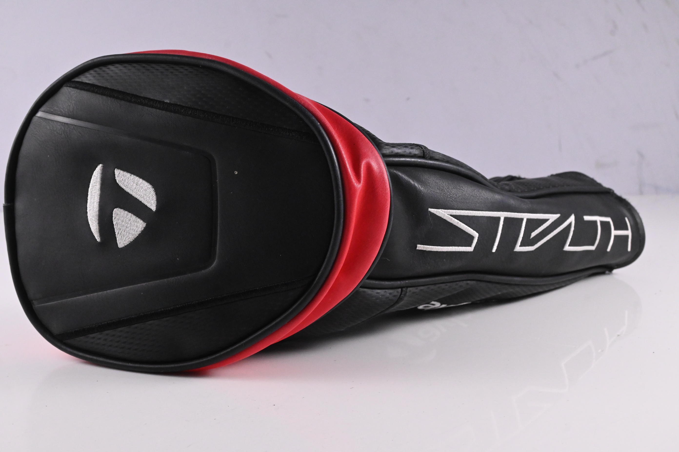 Taylormade Stealth Driver / 9 Degree / Stiff Flex Fujikura Ventus Red 5 Shaft