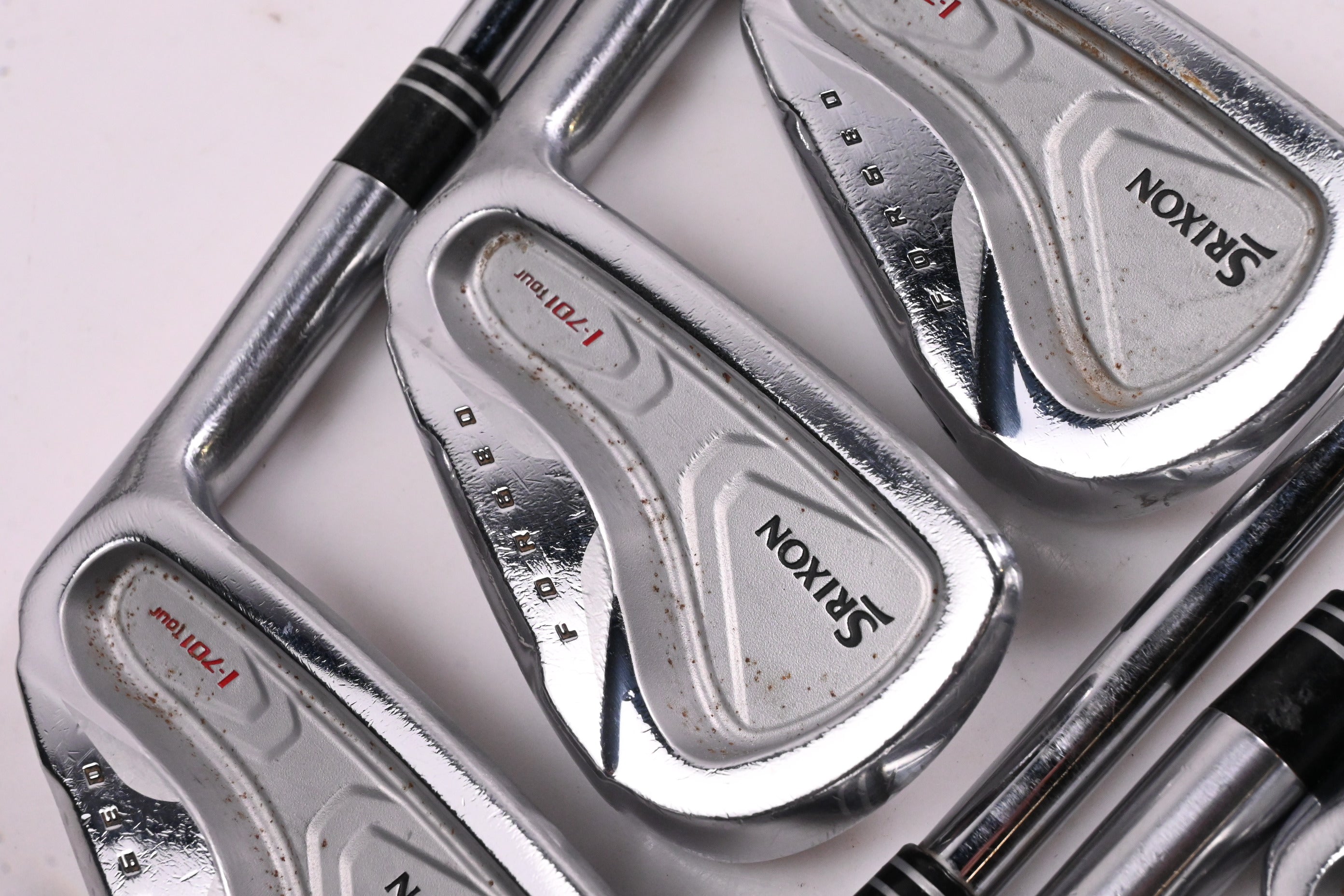 Srixon I-701 Irons / 4-PW / Regular Flex Dynamic Gold R300 Shafts