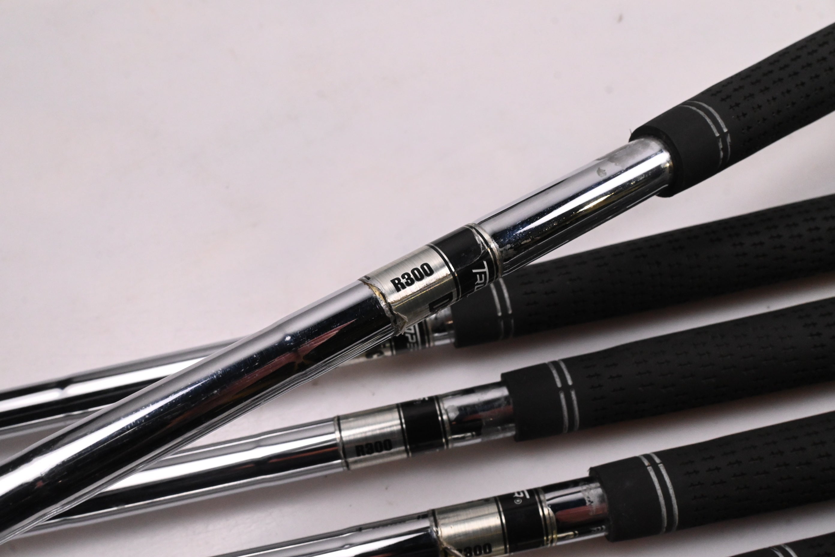 Srixon I-701 Irons / 4-PW / Regular Flex Dynamic Gold R300 Shafts