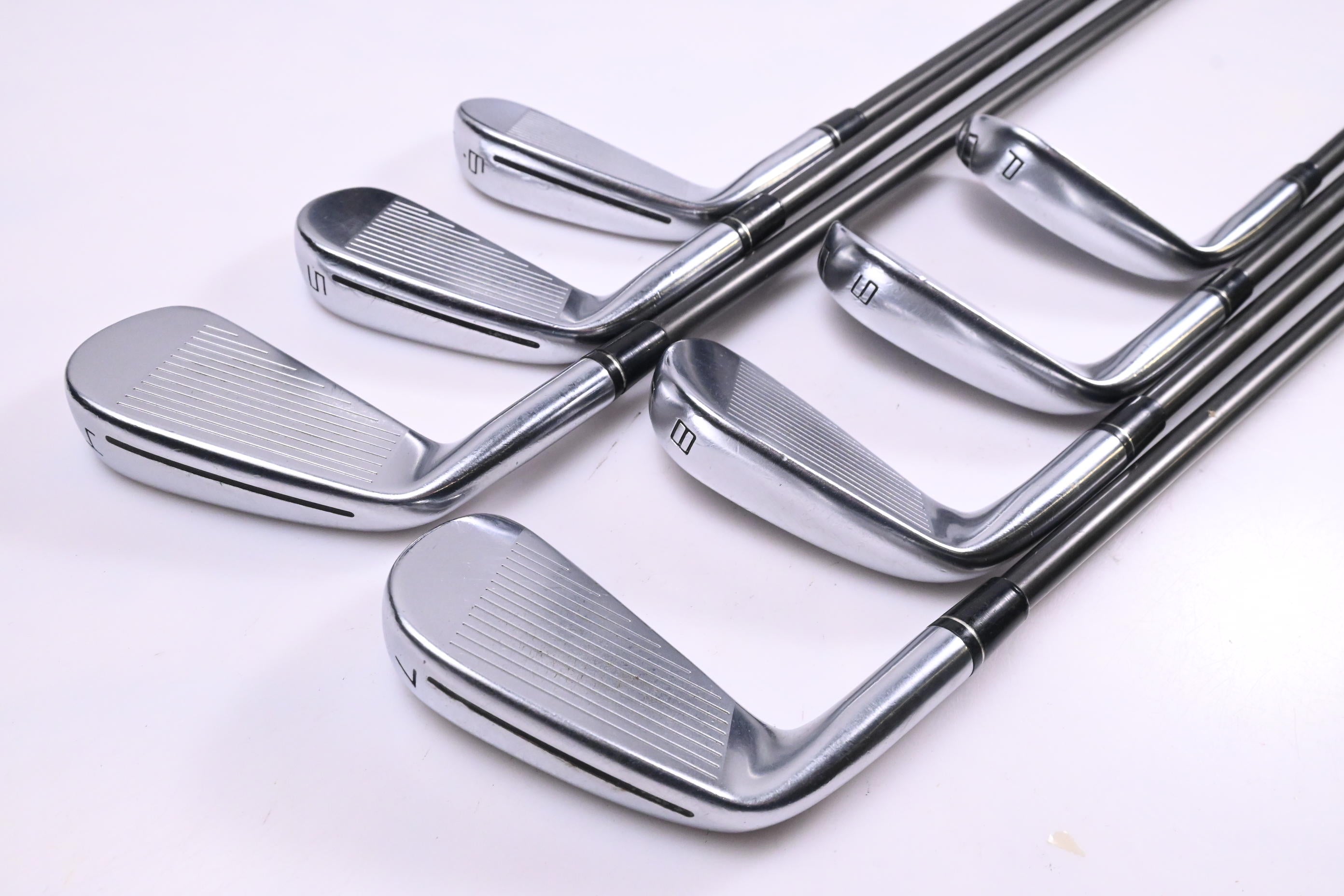 Taylormade P790 2019 Irons / 4-PW / Regular Flex Recoil ES 760 F3 Shafts