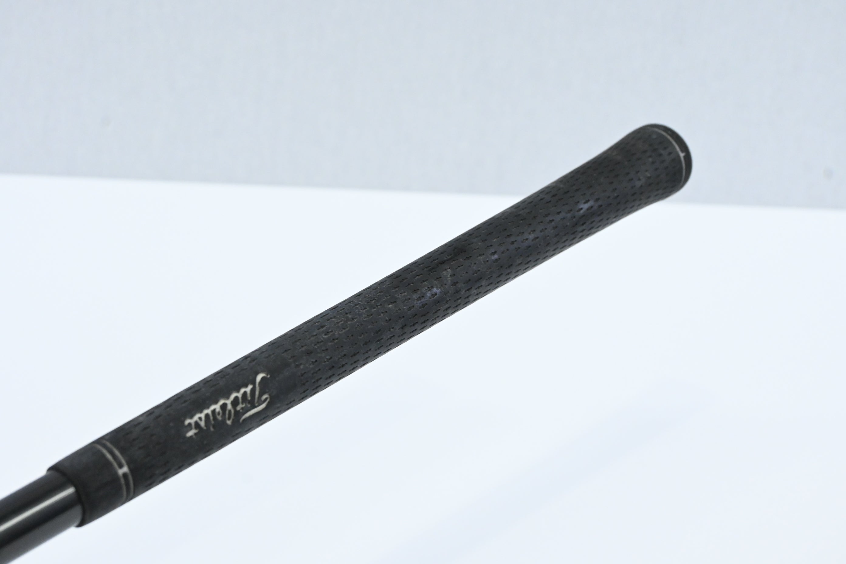 Titleist 585.H #4 Hybrid / 24 Degree / Regular Flex Titleist 4175 Shaft