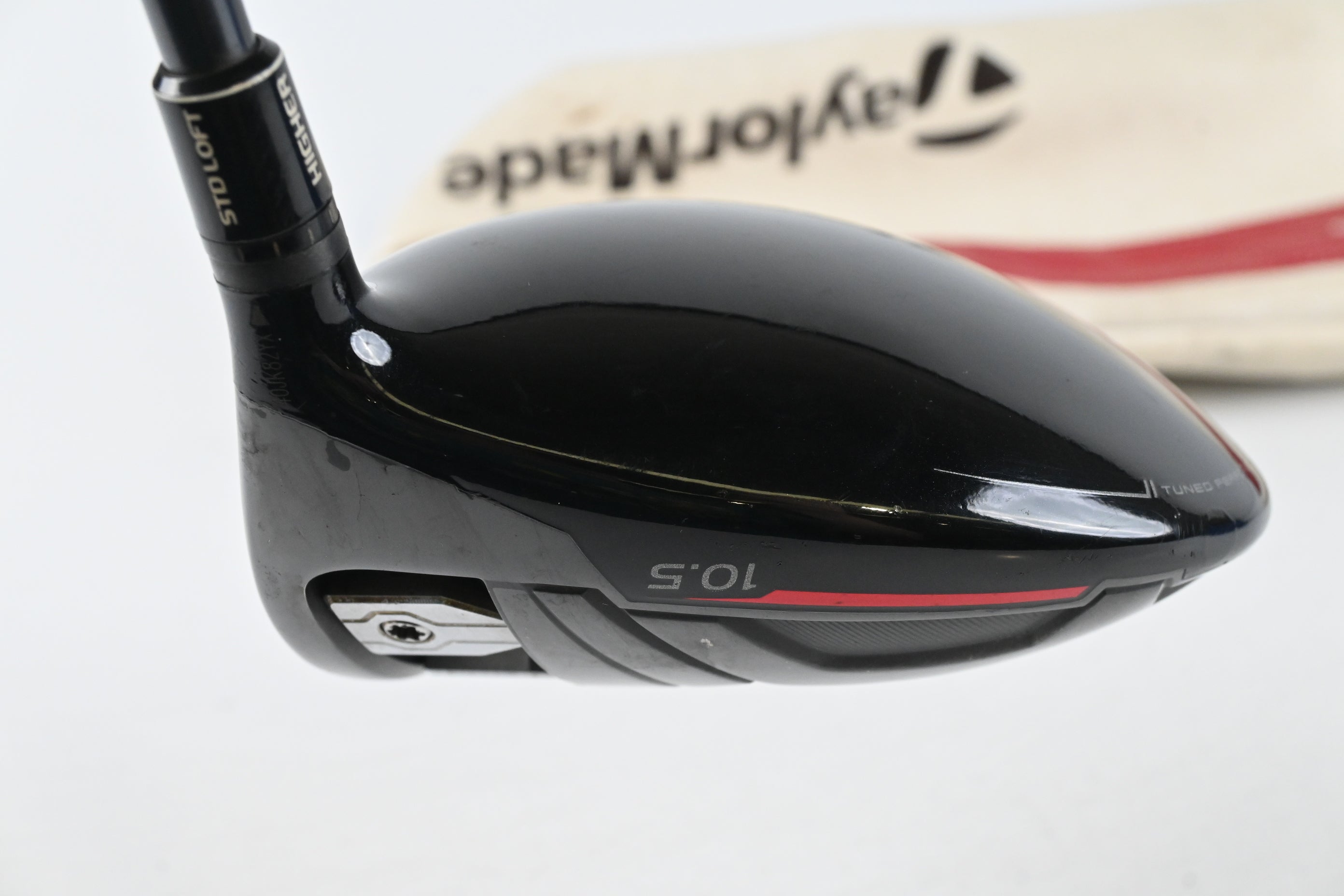 Taylormade R15 Black Driver / 10.5 Degree / Regular Flex Speeder Evolution 57