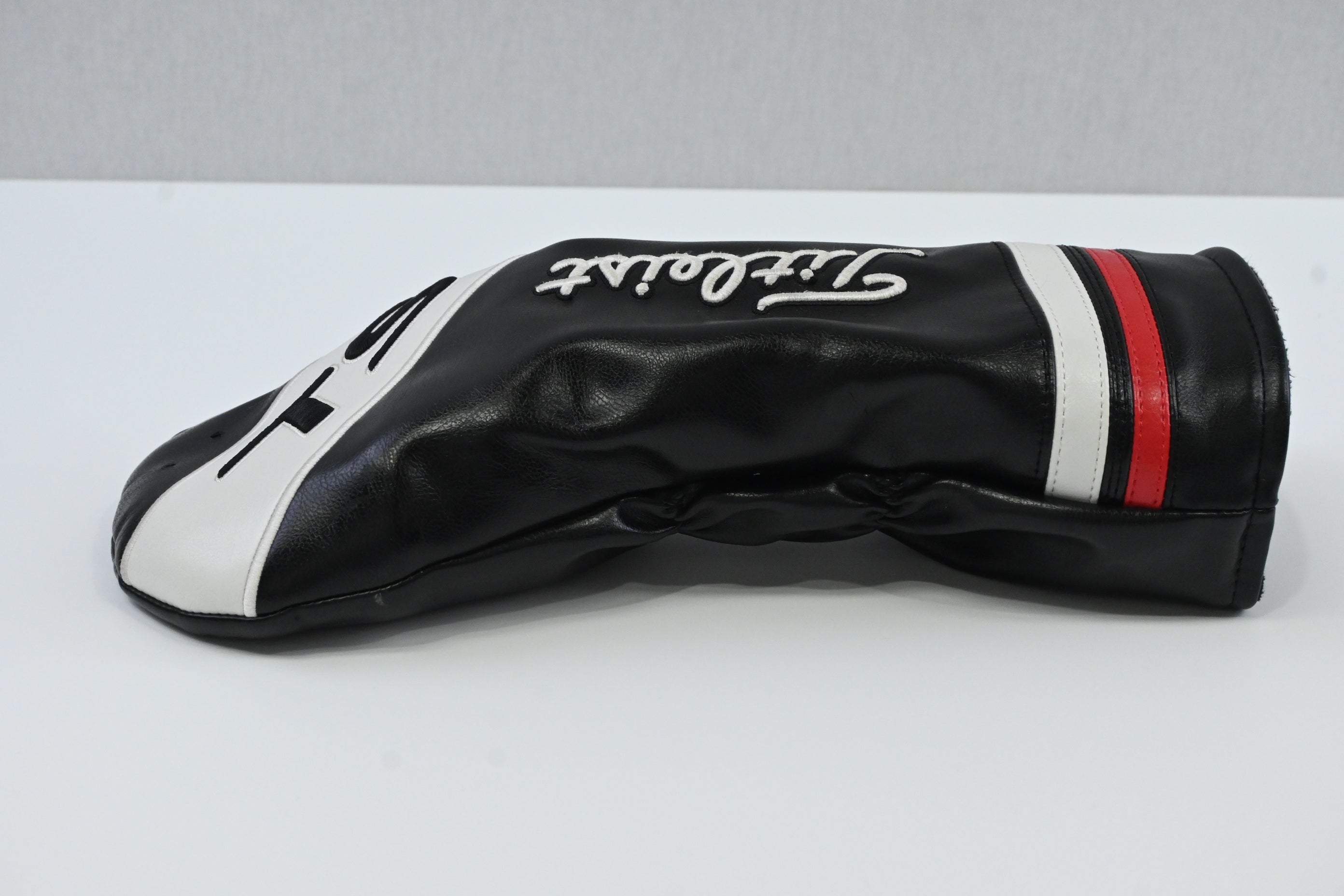 Titleist TS3 Driver / 9.5 Degree / Regular Flex HZRDUS Smoke Black 60 Shaft