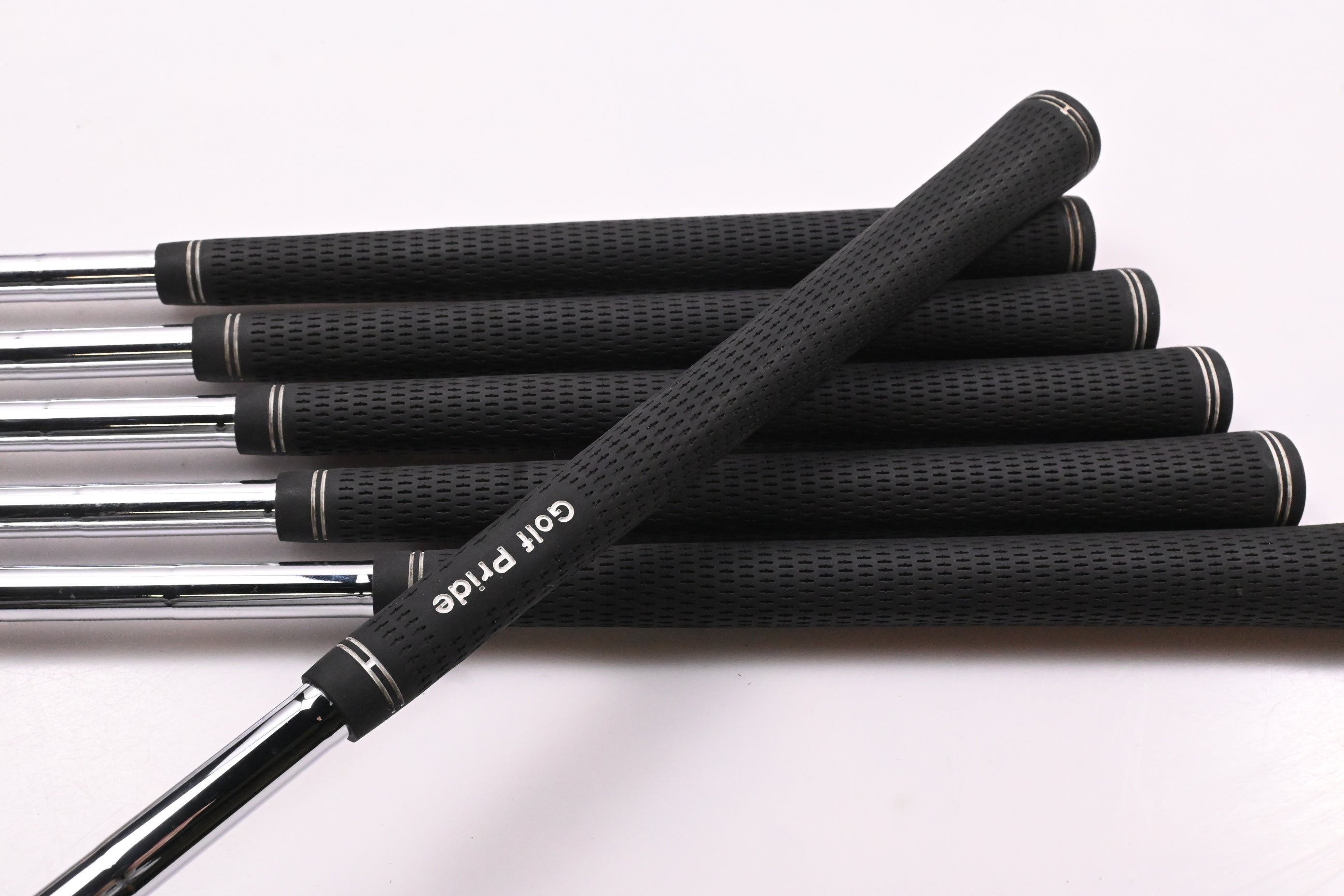 Mizuno Pro 225 Irons / 5-PW / Regular Flex Dynamic Gold 105 R300 Shafts