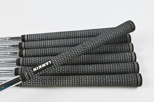 Titleist 712 CB Irons / 4-PW / X Flex Dynamic Gold X100 Shafts