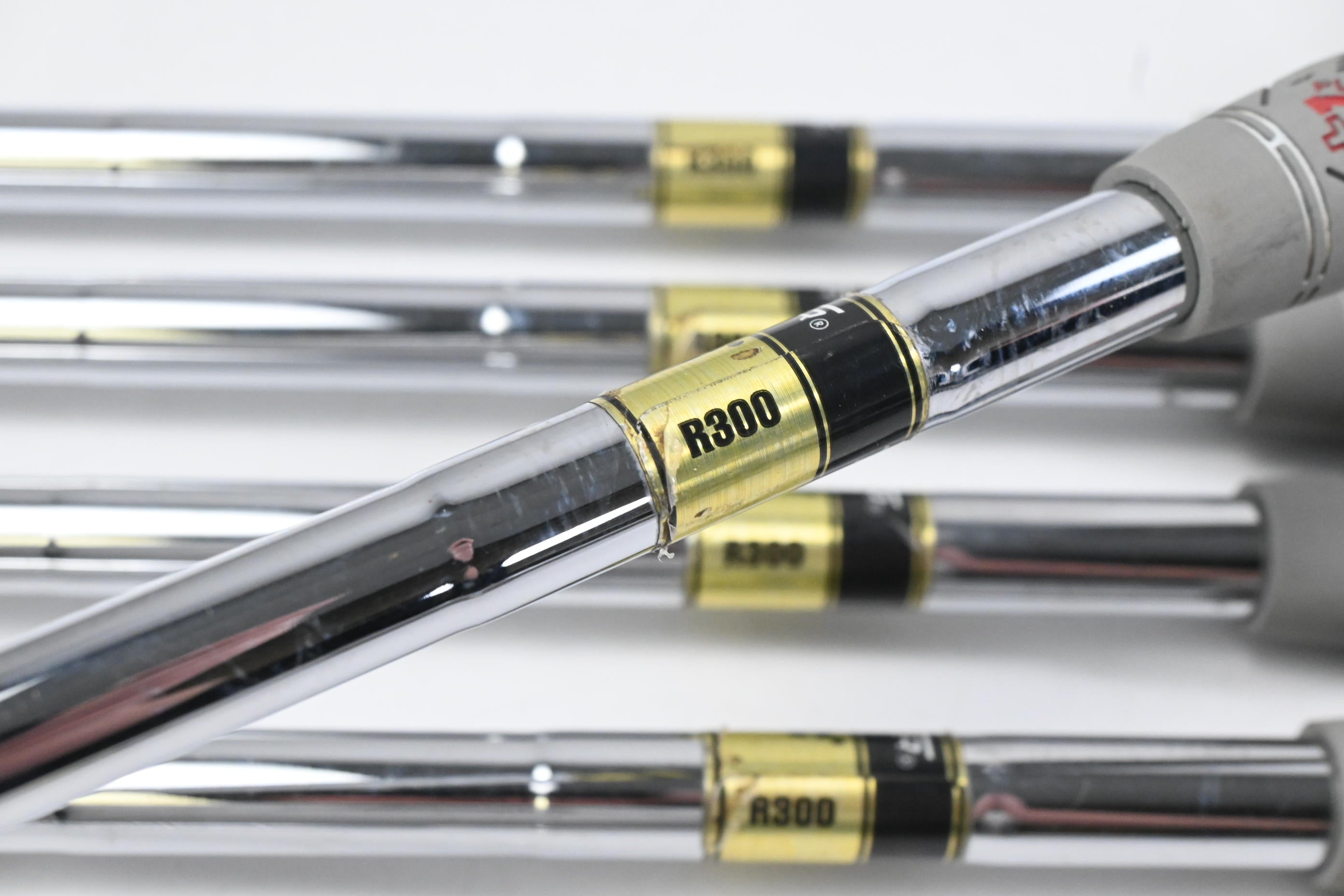 Ping i-Series E1 Irons / 5-PW / Blue Dot / Regular Flex Dynamic Gold R300