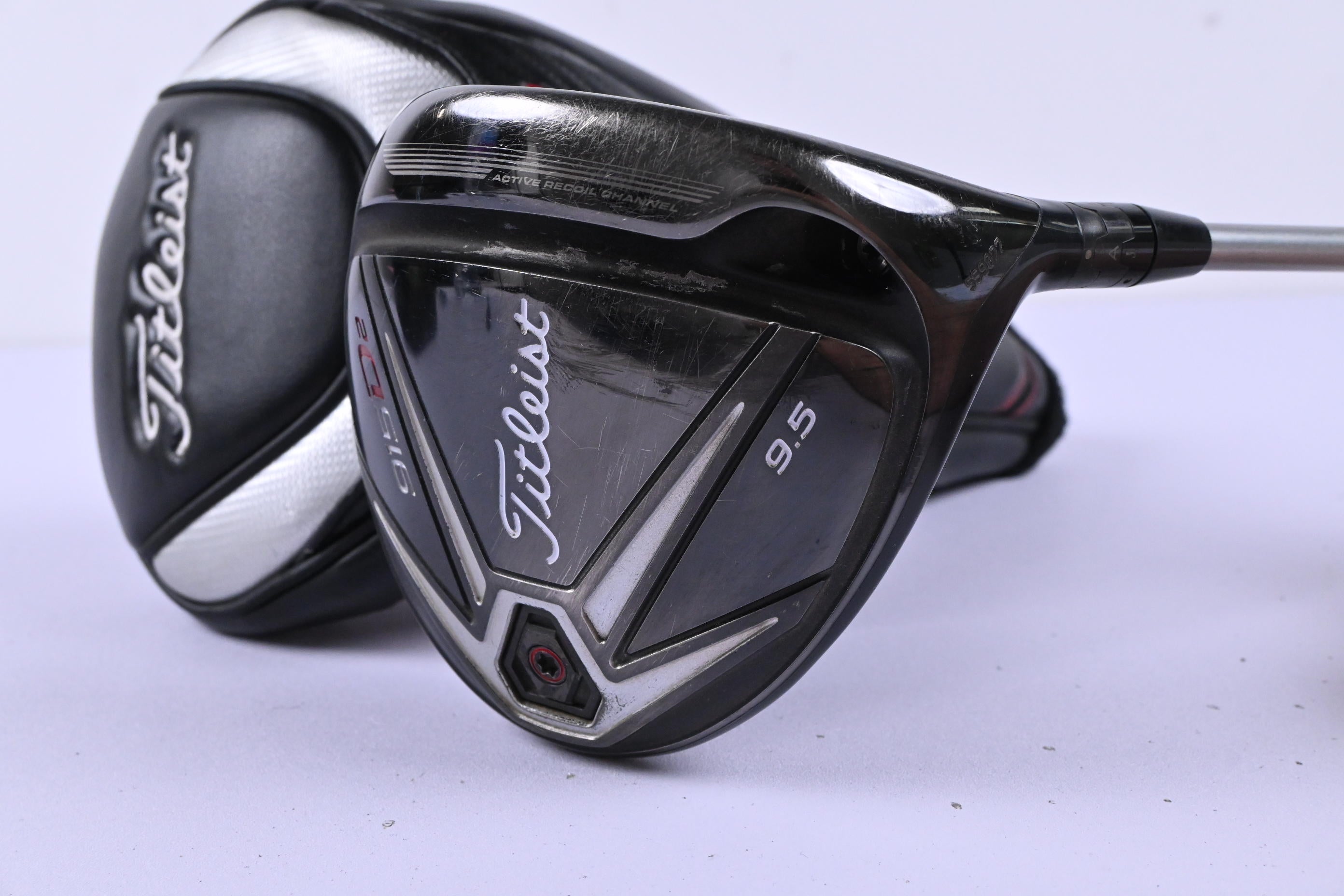 Titleist 915 D2 Driver / 9.5 Degree / Stiff Flex Diamana M+ 50 Shaft