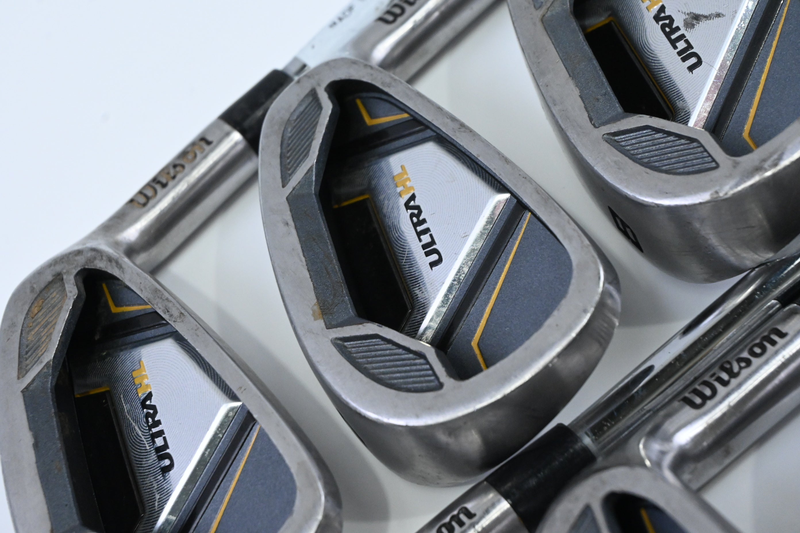 Wilson Ultra HL Irons / 6-PW+SW / Regular Flex Steel Shafts