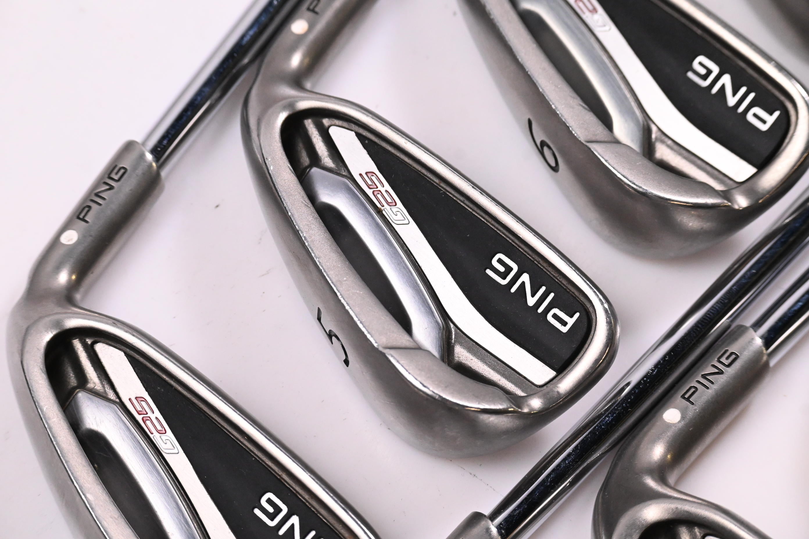 Ping G25 Irons / 4-PW+SW / White Dot / Regular Flex Ping CFS Shafts