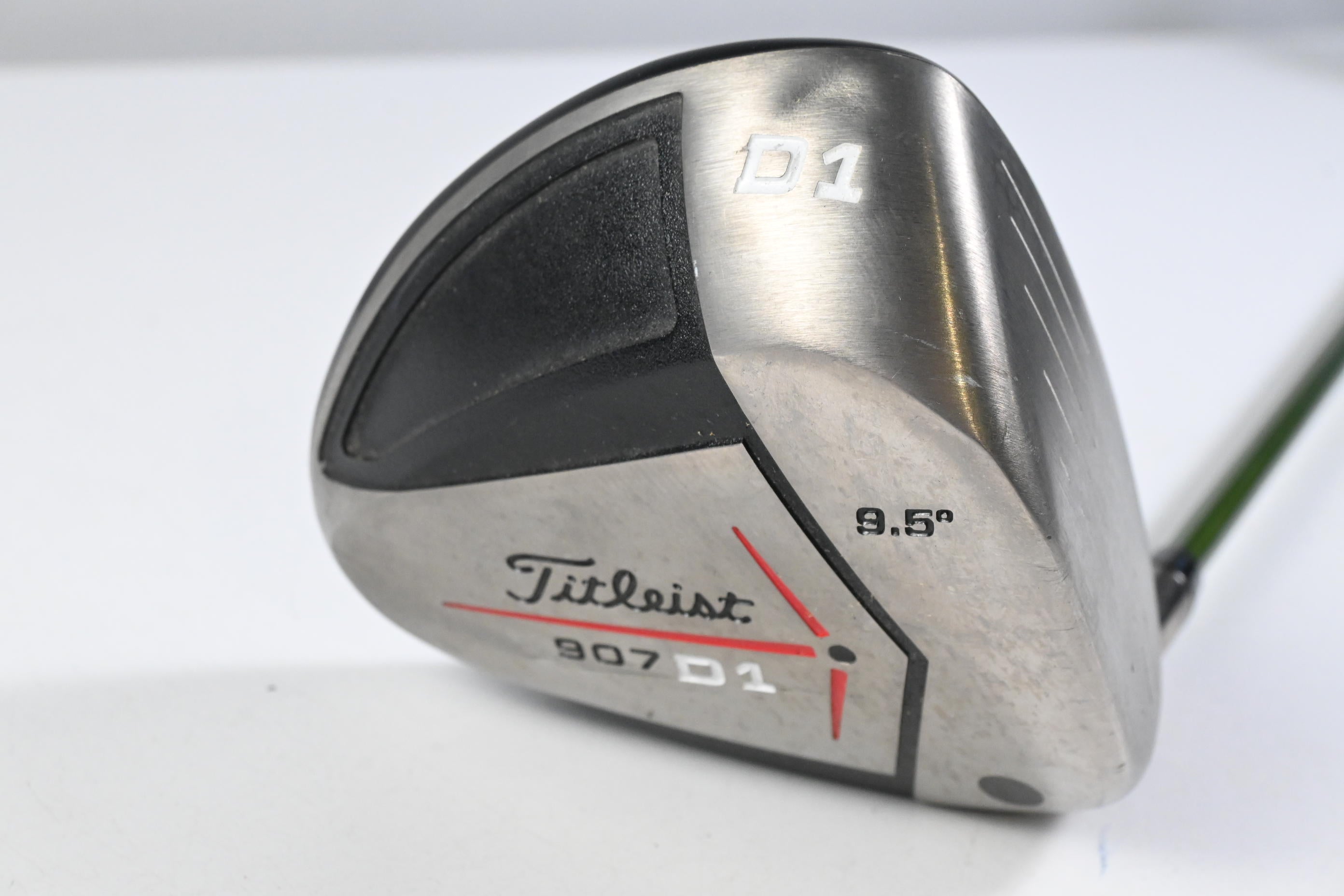 Titleist 907 D1 Driver / 9.5 Degree / Stiff Flex Aldila NV Snake Eye SE65 Shaft