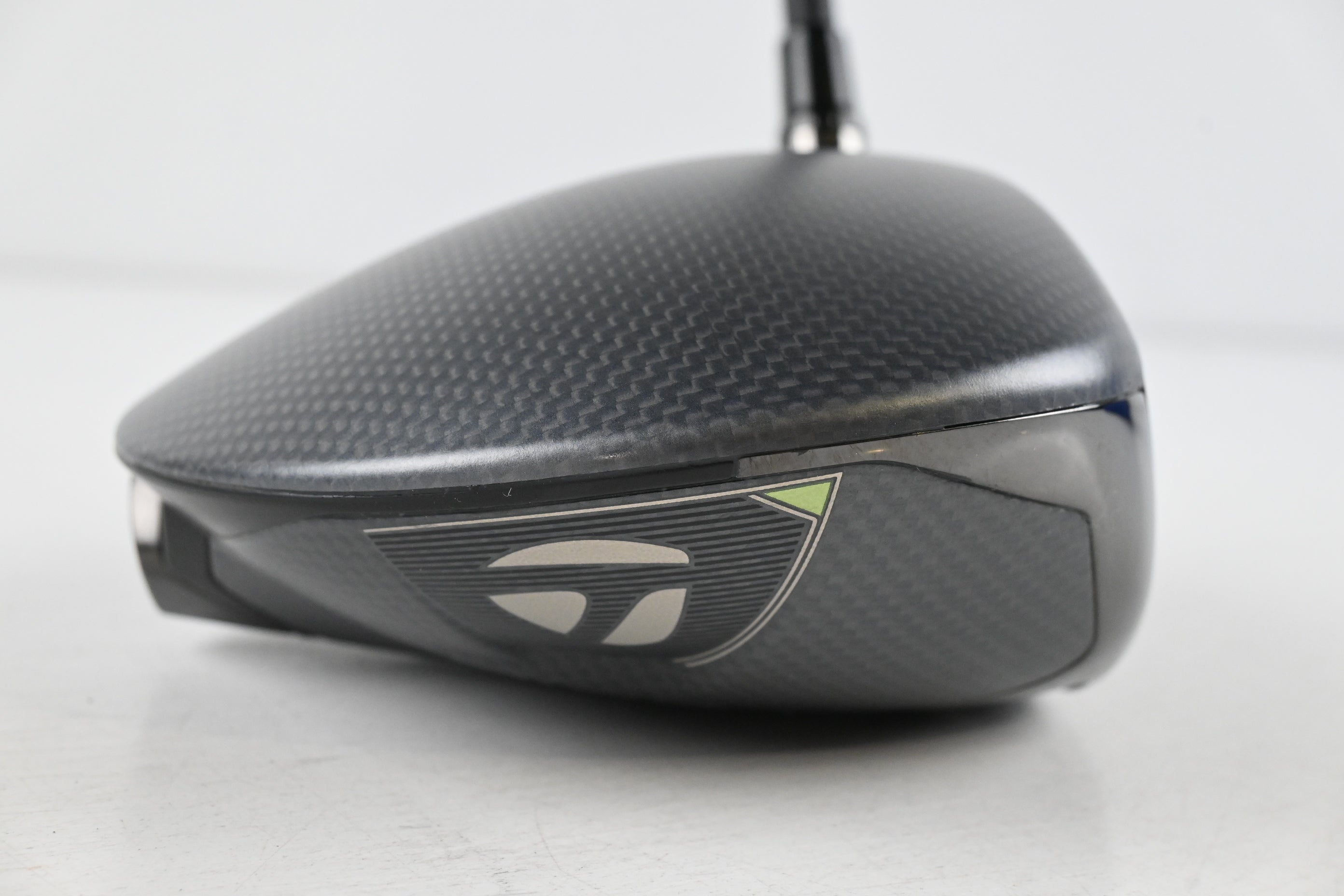 Taylormade Qi35 LS Driver / 10.5 Degree / Stiff Flex Kai'li White Dark Waves 60