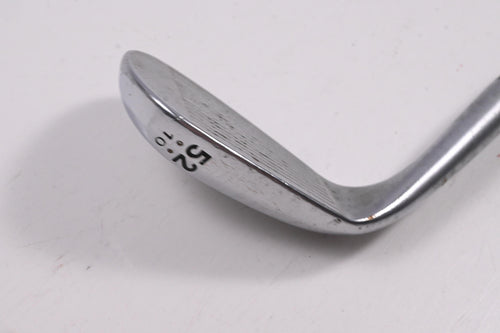 Cleveland 588 RTX Gap Wedge / 52 Degree / Wedge Flex Dynamic Gold Shaft