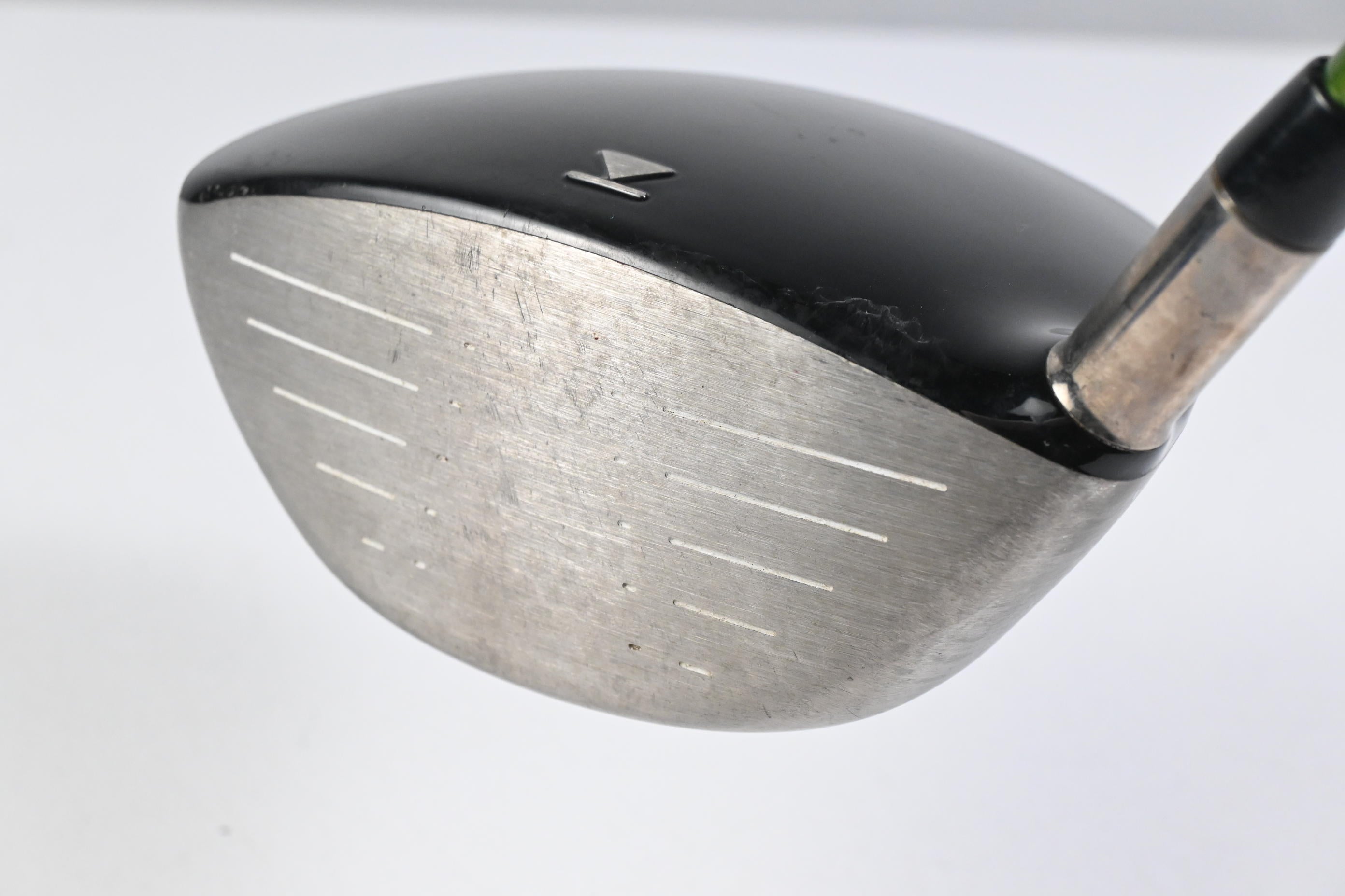 Titleist 907 D1 Driver / 9.5 Degree / Stiff Flex Aldila NV Snake Eye SE65 Shaft
