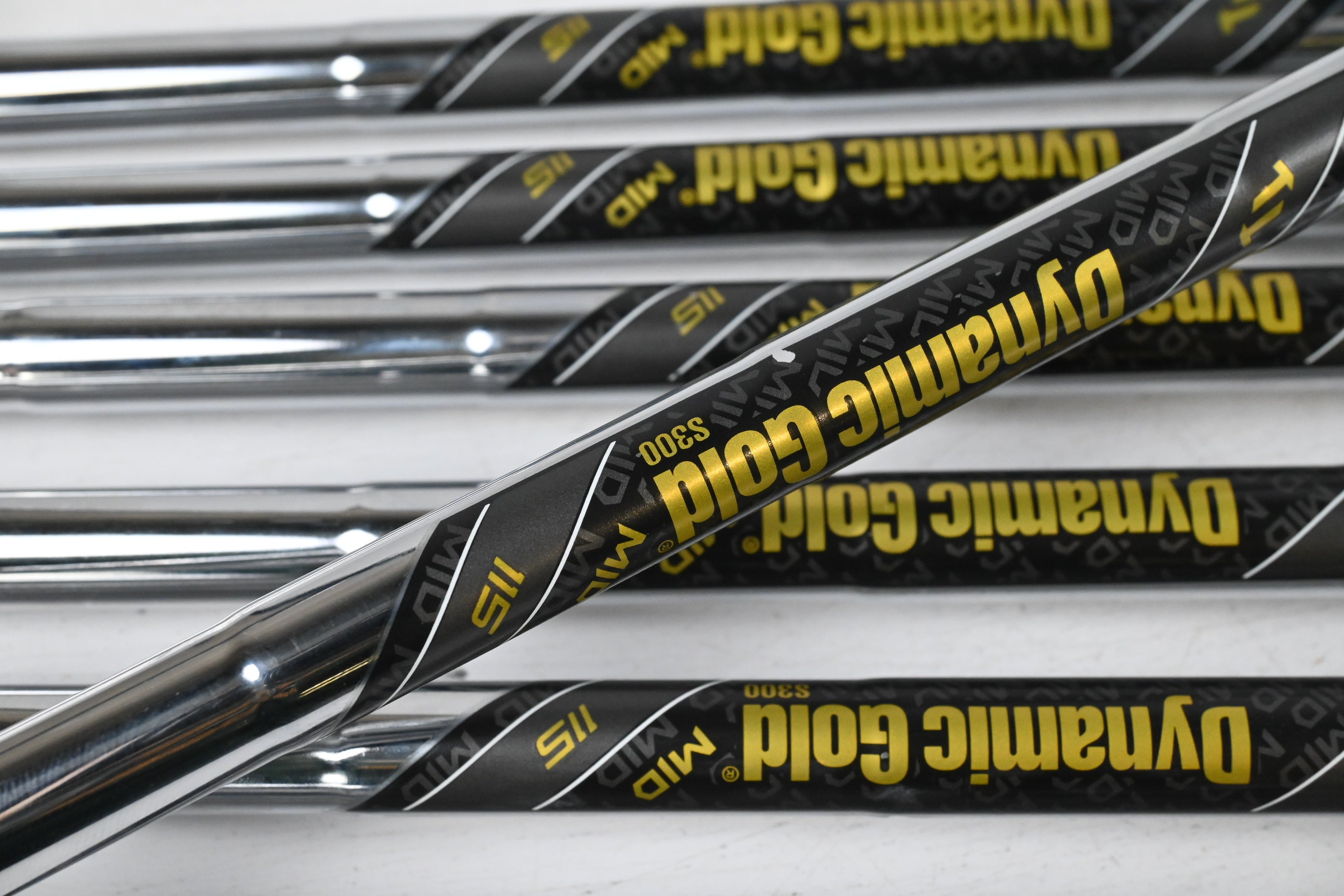 Taylormade P.7CB Irons / 4-PW / Stiff Flex Dynamic Gold Mid 115 S300 Shafts