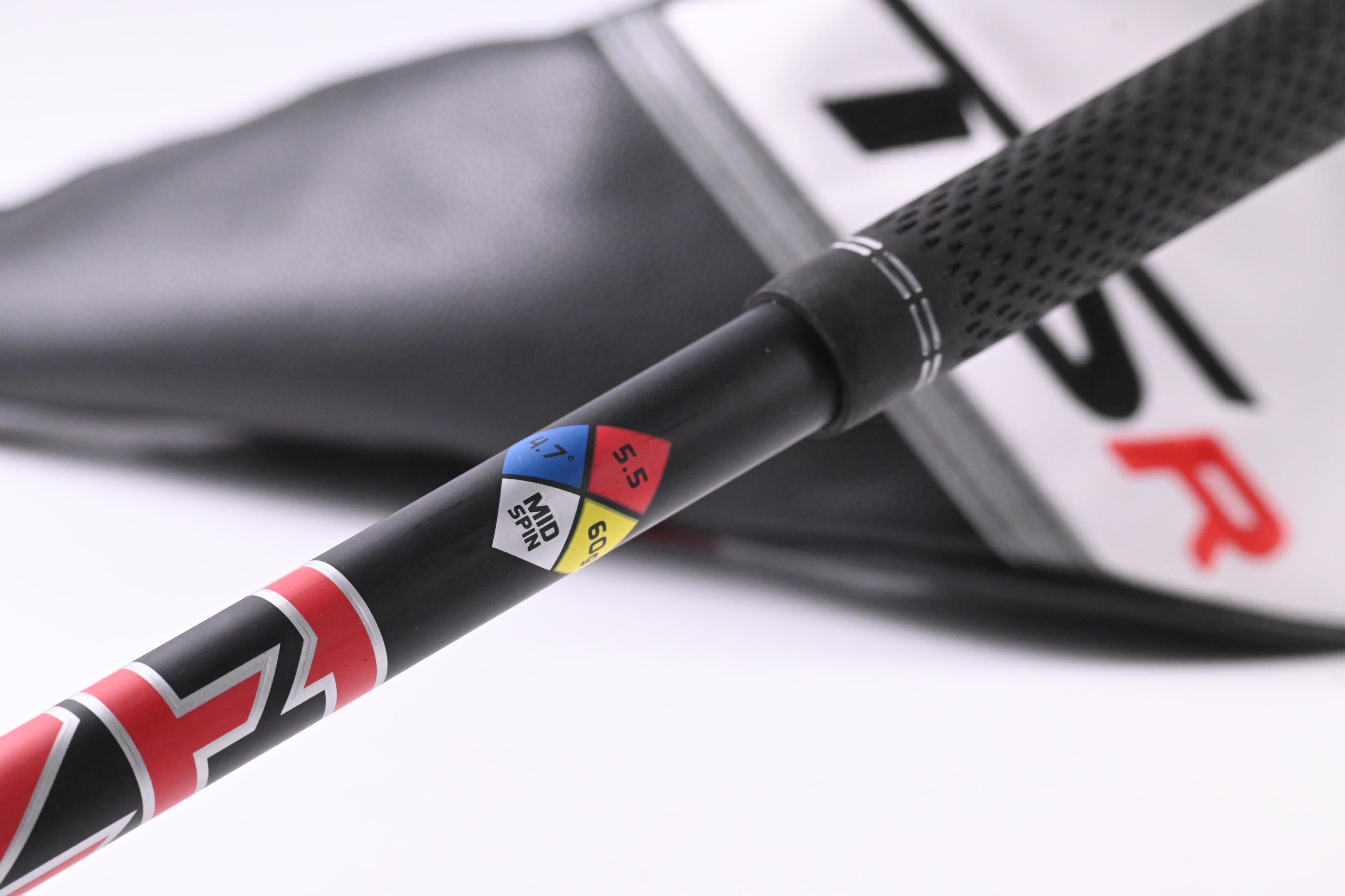 Titleist TSR2 #5 Wood / 18 Degree / Regular Flex HZRDUS GEN4 RED CB 60 Shaft
