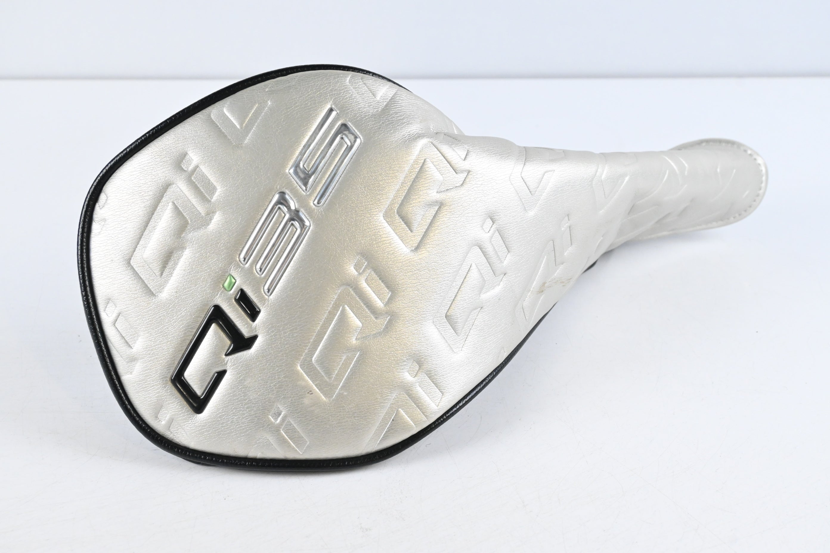 Taylormade Qi35 Driver / 10.5 Degree / Stiff Flex Diamana T+60 Shaft