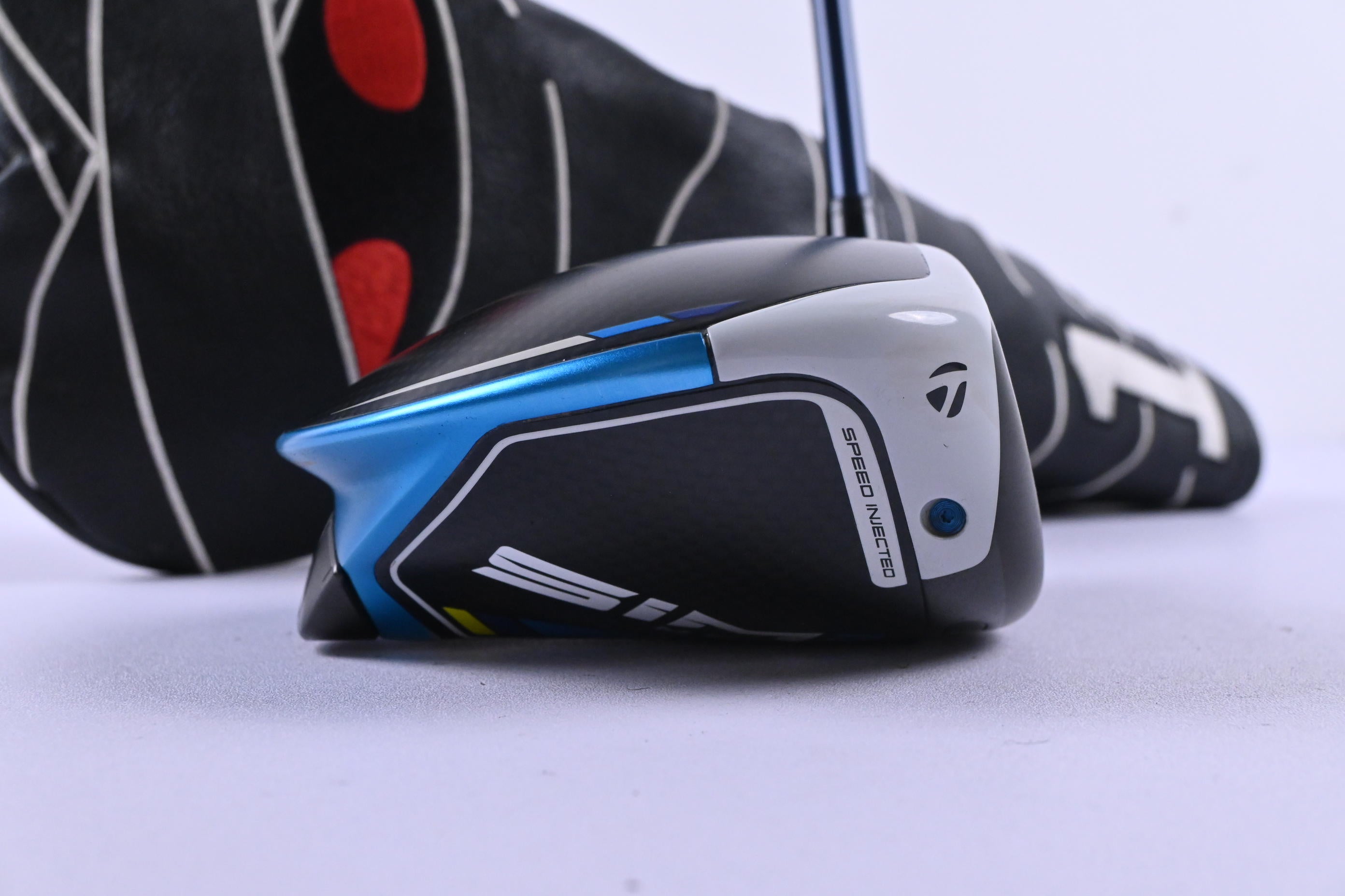 Taylormade SIM2 Max Driver / 10.5 Degree / Regular Flex Fujikura Ventus Blue 5