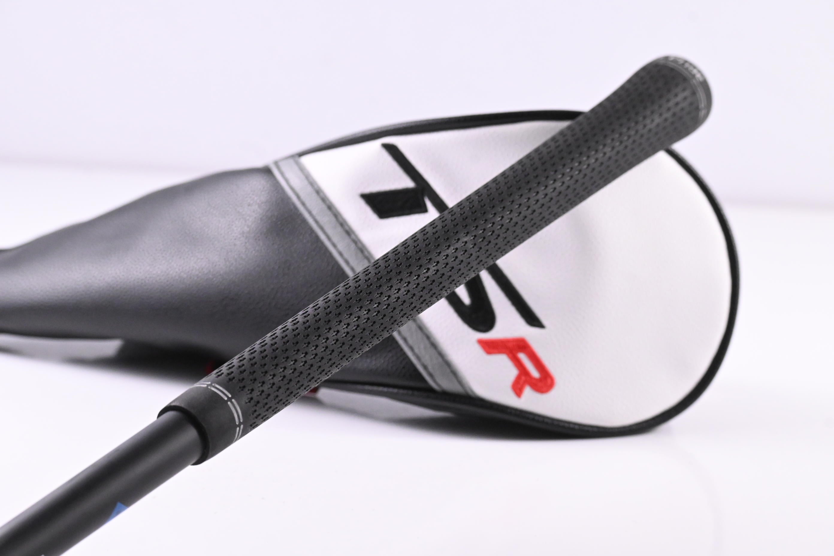 Titleist TSR2 #5 Wood / 18 Degree / Regular Flex HZRDUS GEN4 RED CB 60 Shaft