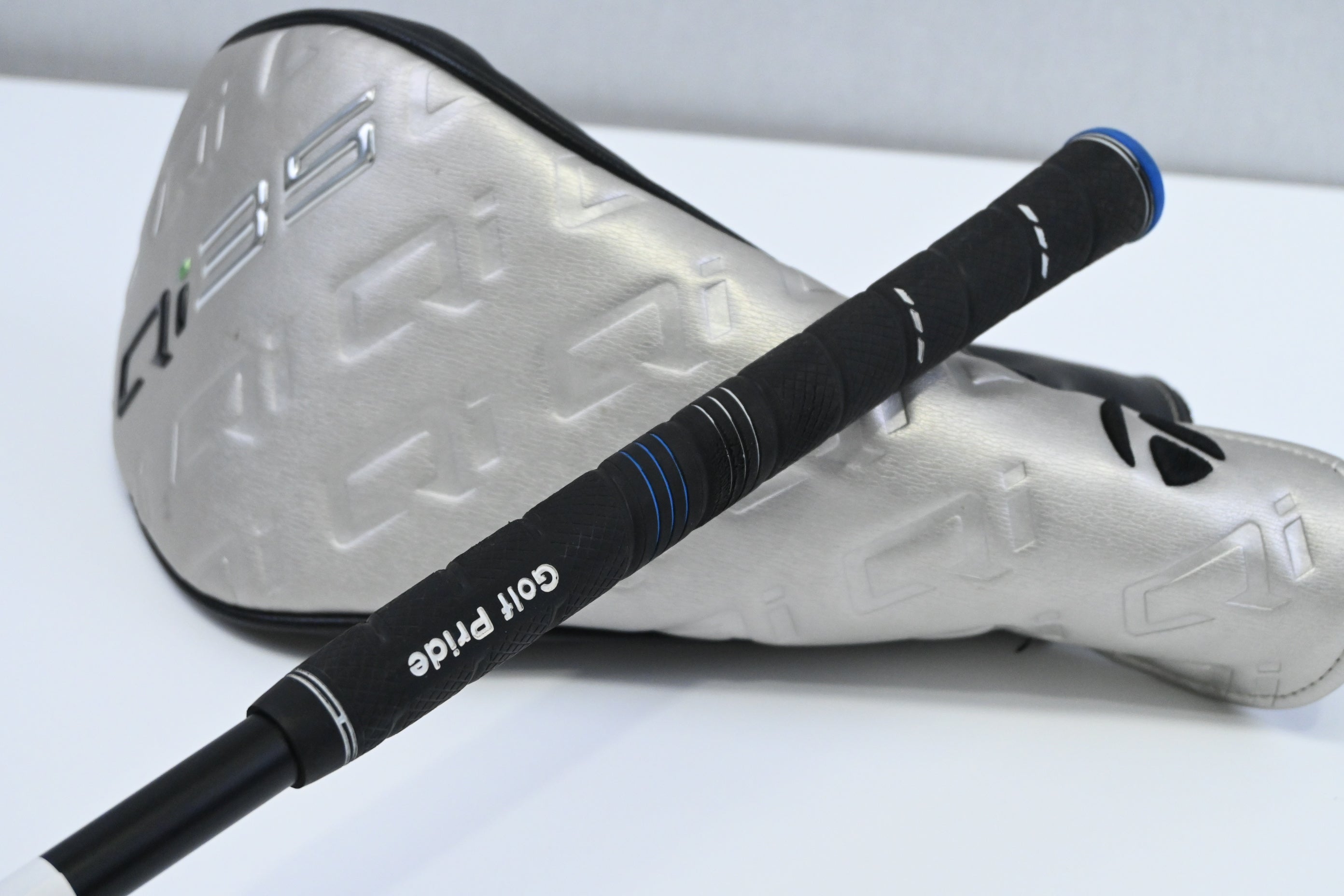 Taylormade Qi35 Max Driver / 10.5 Degree / Regular Flex Fujikura AirSpeeder 50