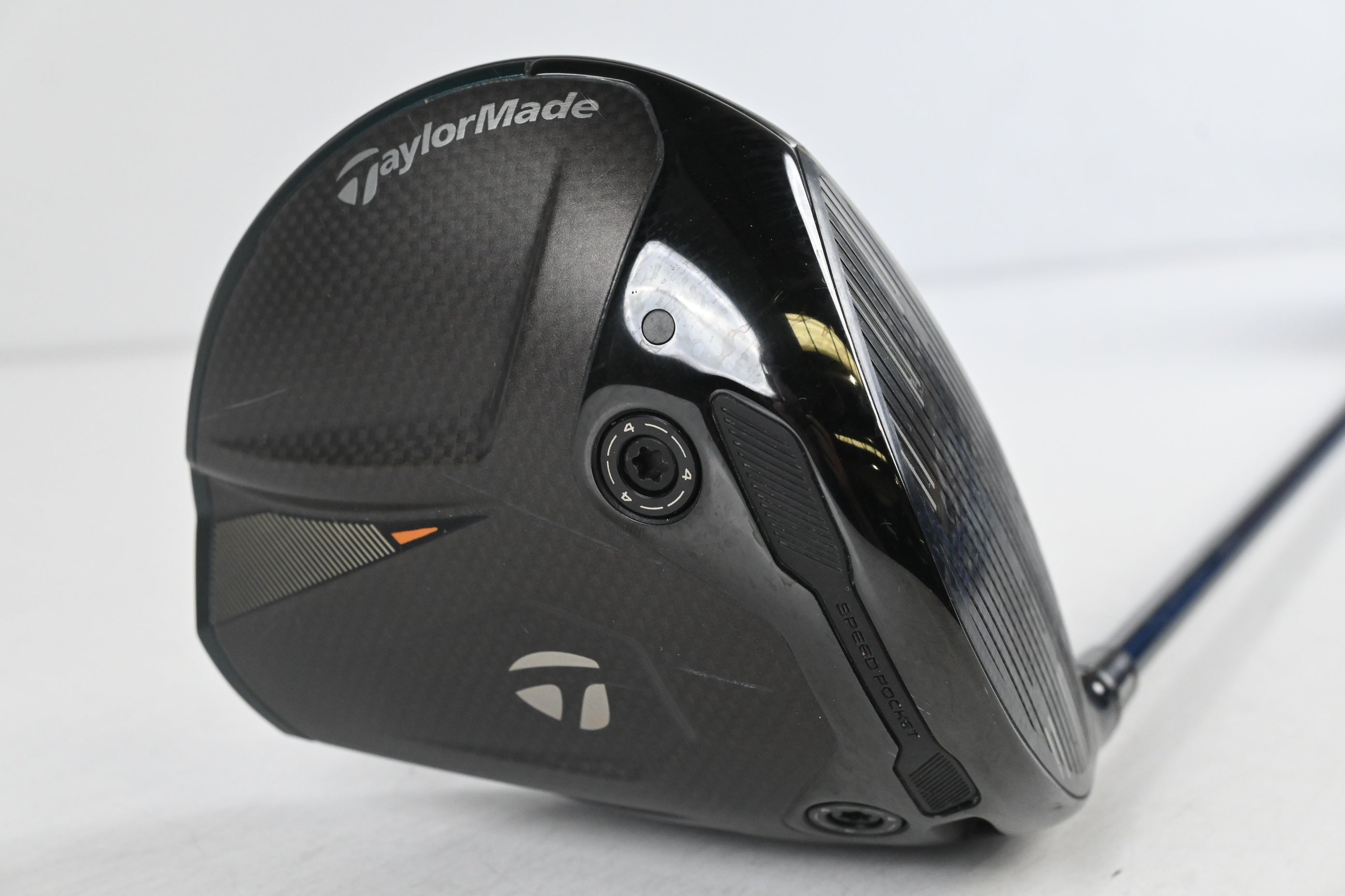 Taylormade Qi4D Driver / 10.5 Degree / Regular Flex Fujikura Ventus Blue 5 Shaft
